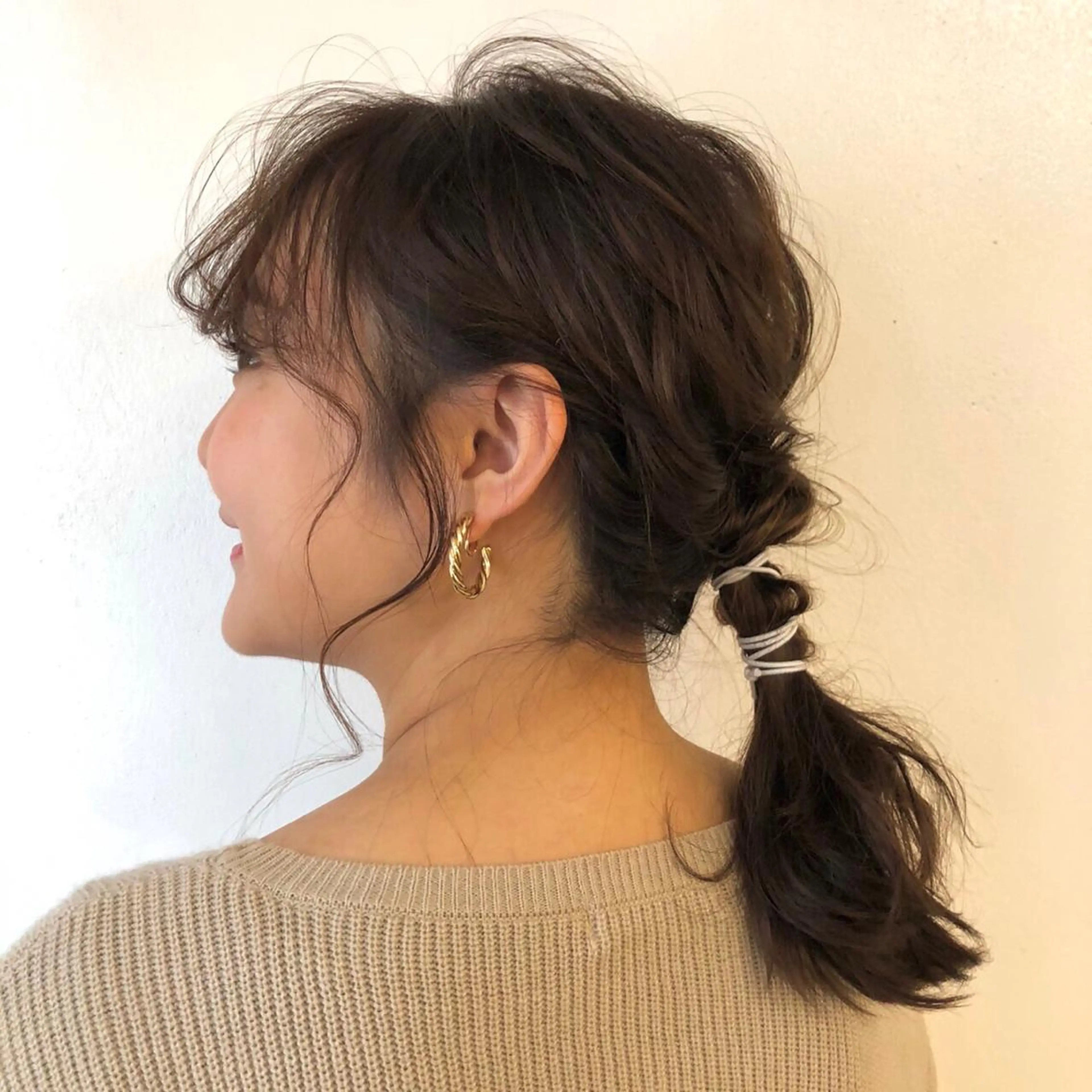 セミロング カラー ヘアアレンジ ポニーテール 簡単アレンジ h a k u 大倉 卓人のヘアスタイル