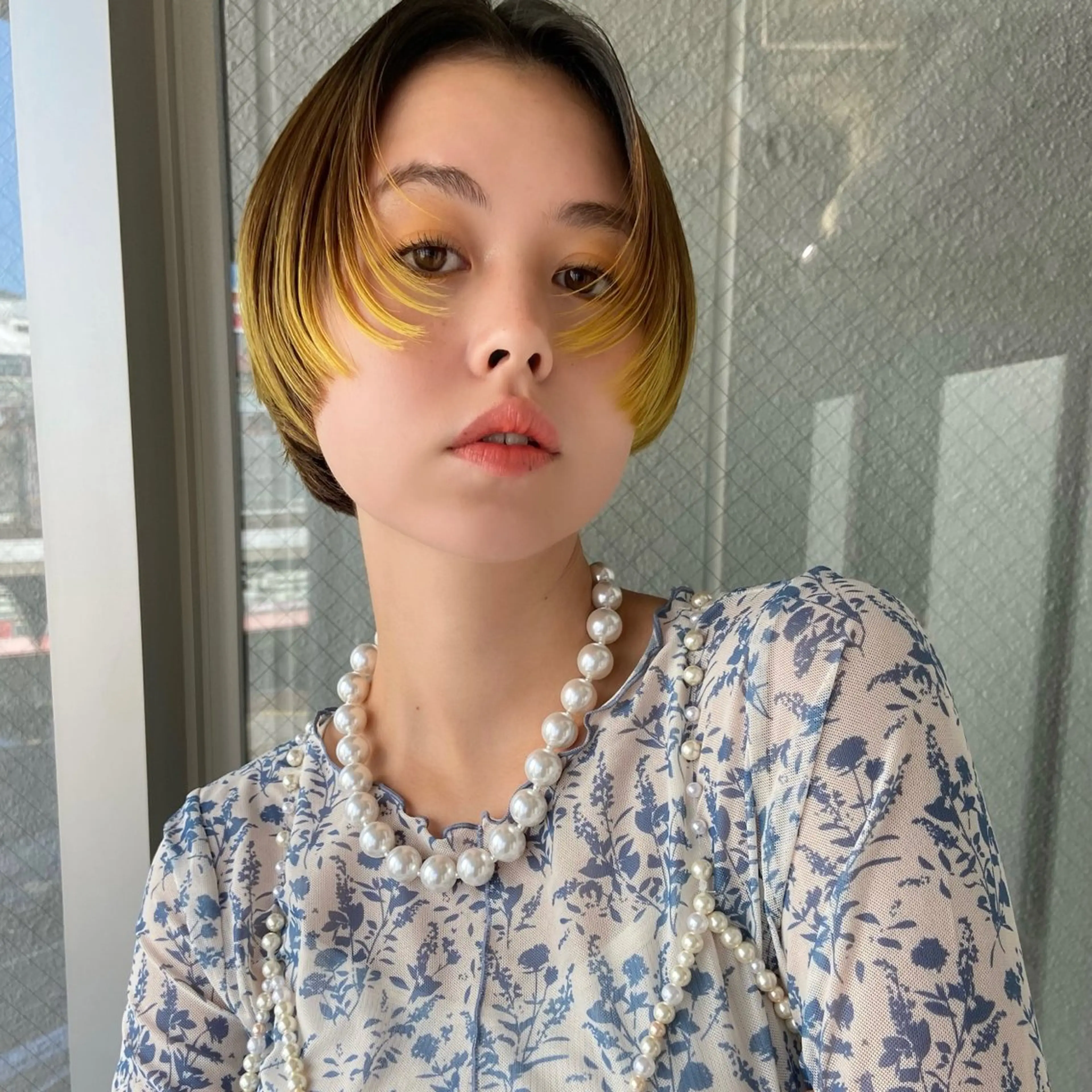 ショート ショートボブ イエローカラー ボブ ショートヘア カット 顔まわりカット レイヤー桑原 日花理のヘアスタイル