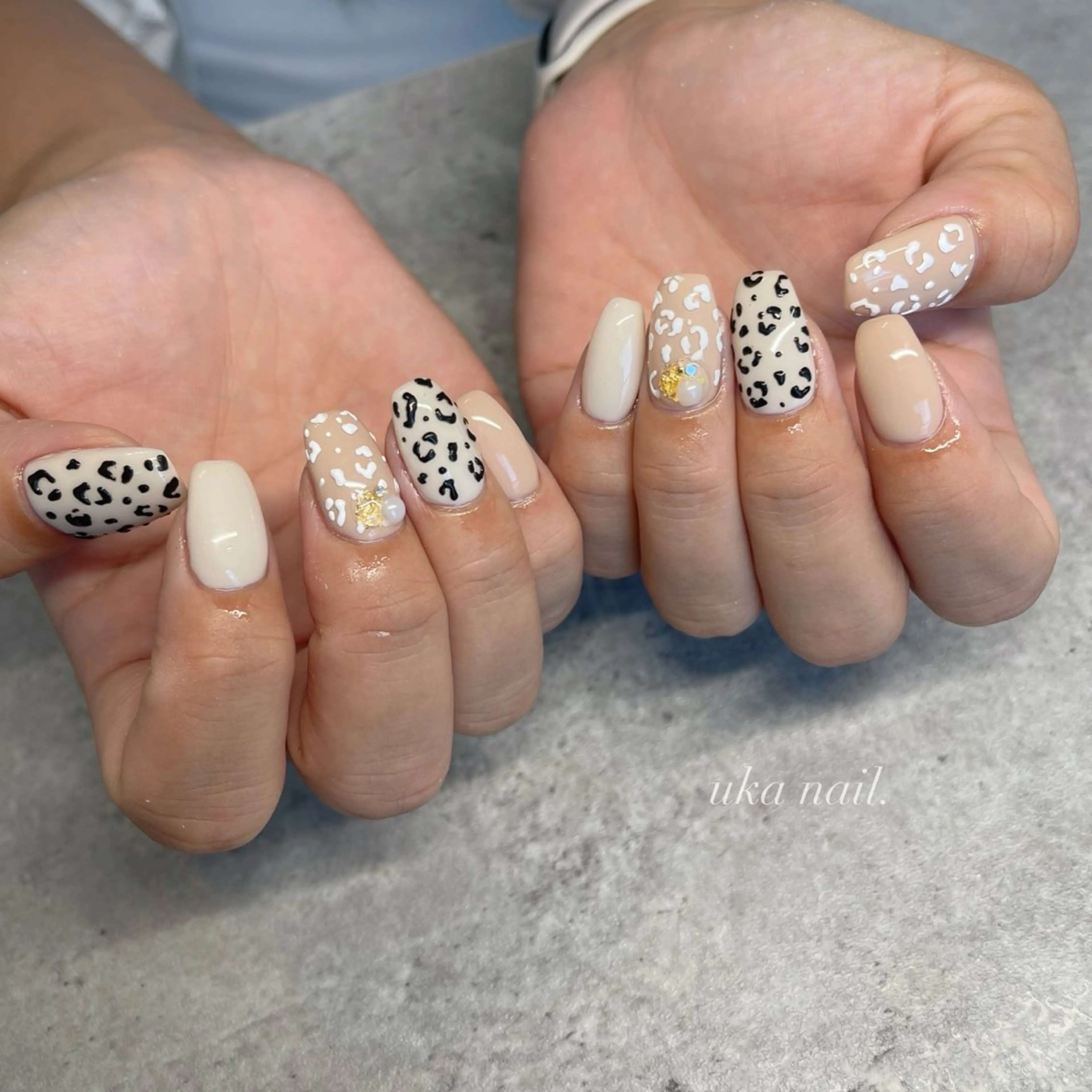ネイル アニマル柄 ぷっくりネイル uka nailのネイルデザイン