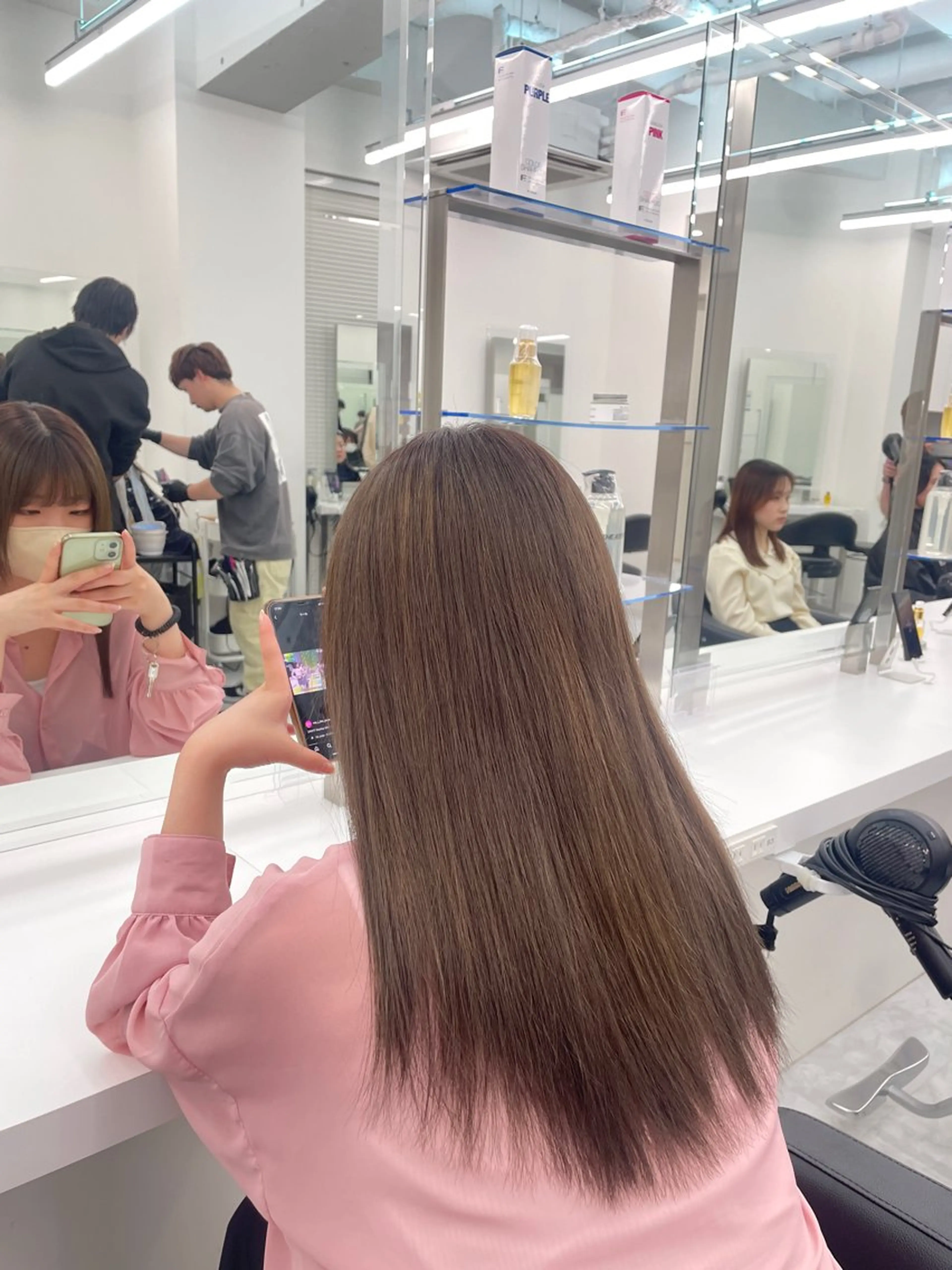 ロング ヘアカラー 大人上品🤍明るめ ベージュ🤍REOのヘアスタイル