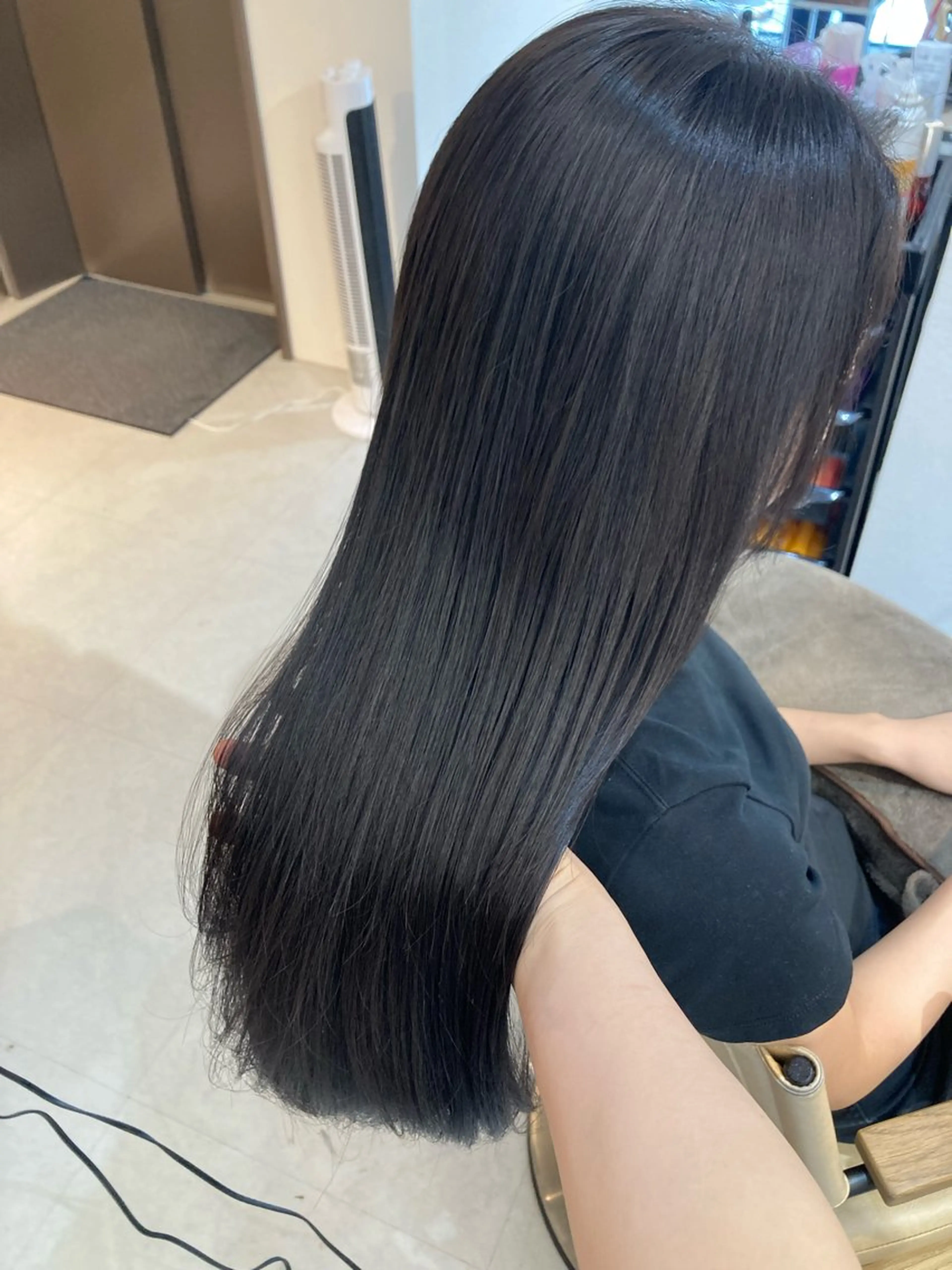 ロング ✨色持ちの良い艶 カラー✨蟹江真世のヘアスタイル