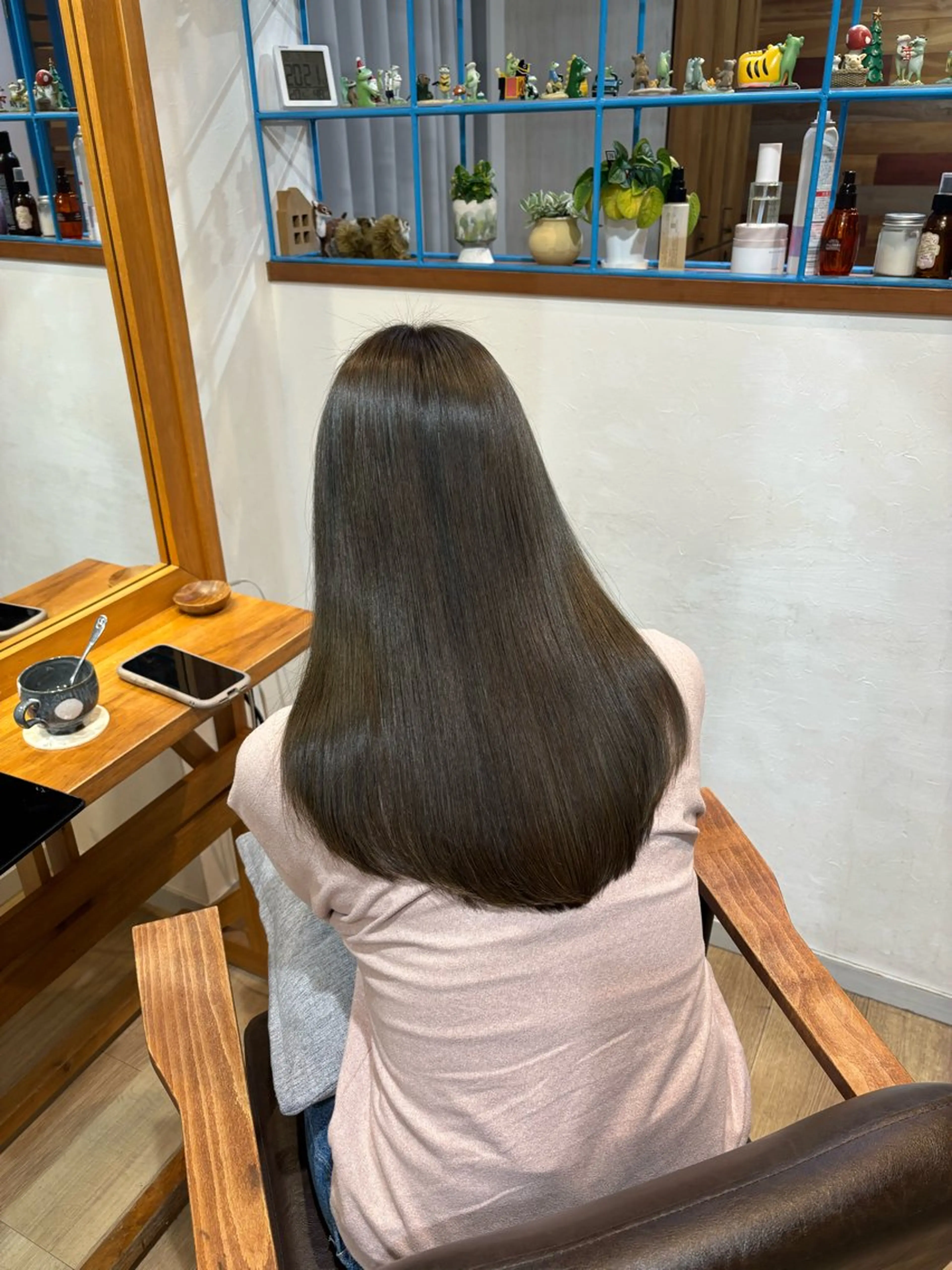 ロング カラー ベージュカラー オリーブベージュ ヘアカラー トリートメント ヘッドスパ RINNO🌷艶髪/ 艶カラーのヘアスタイル