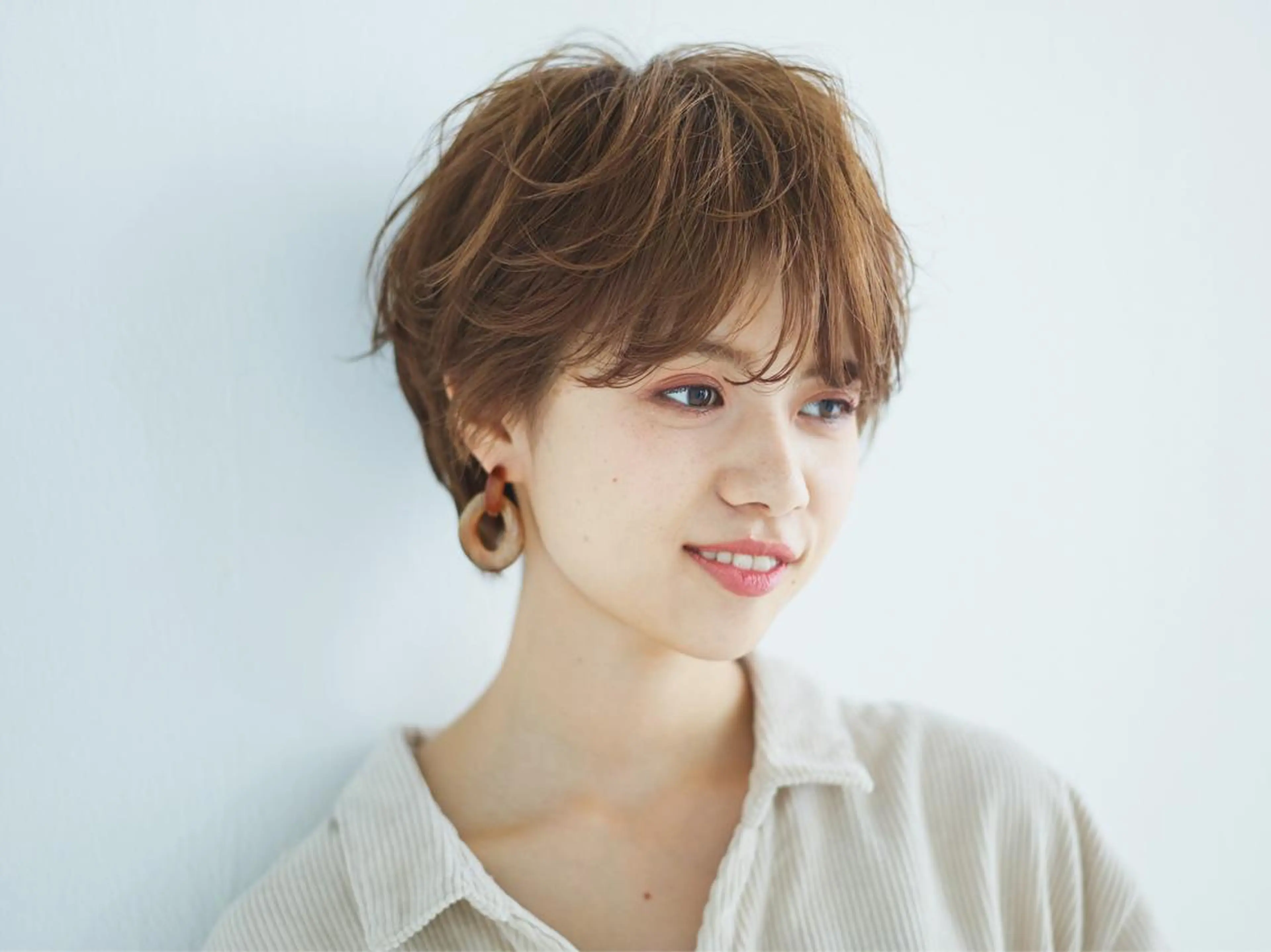 ショート カラー THE DAY所属・AKI HASHIMOTOのヘアスタイル
