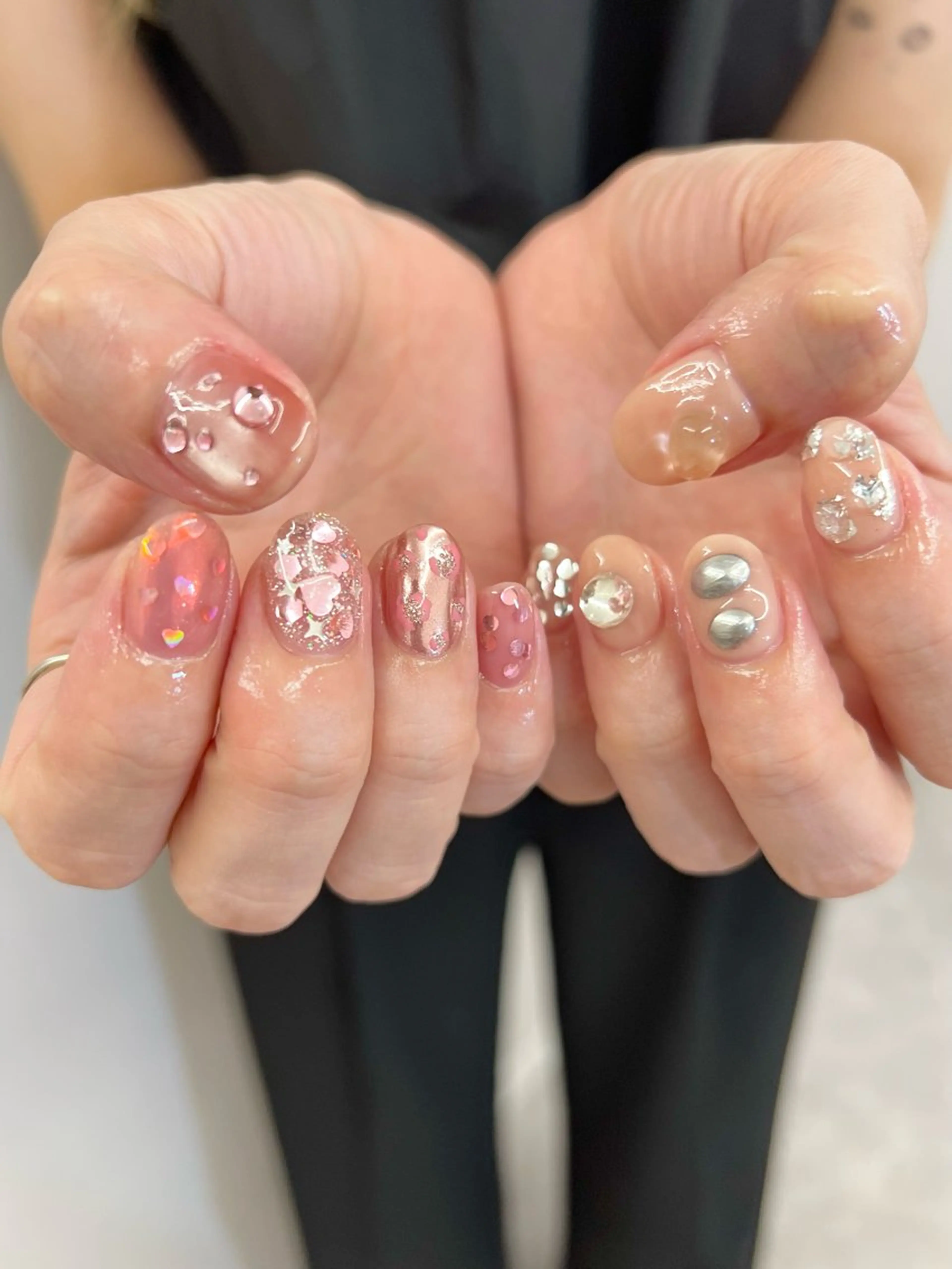 ネイル ジェルネイル キラキラネイル マグネットネイル ニュアンスネイル パラジェル ハンドネイル ハンドケア Bana_ Nailのネイルデザイン
