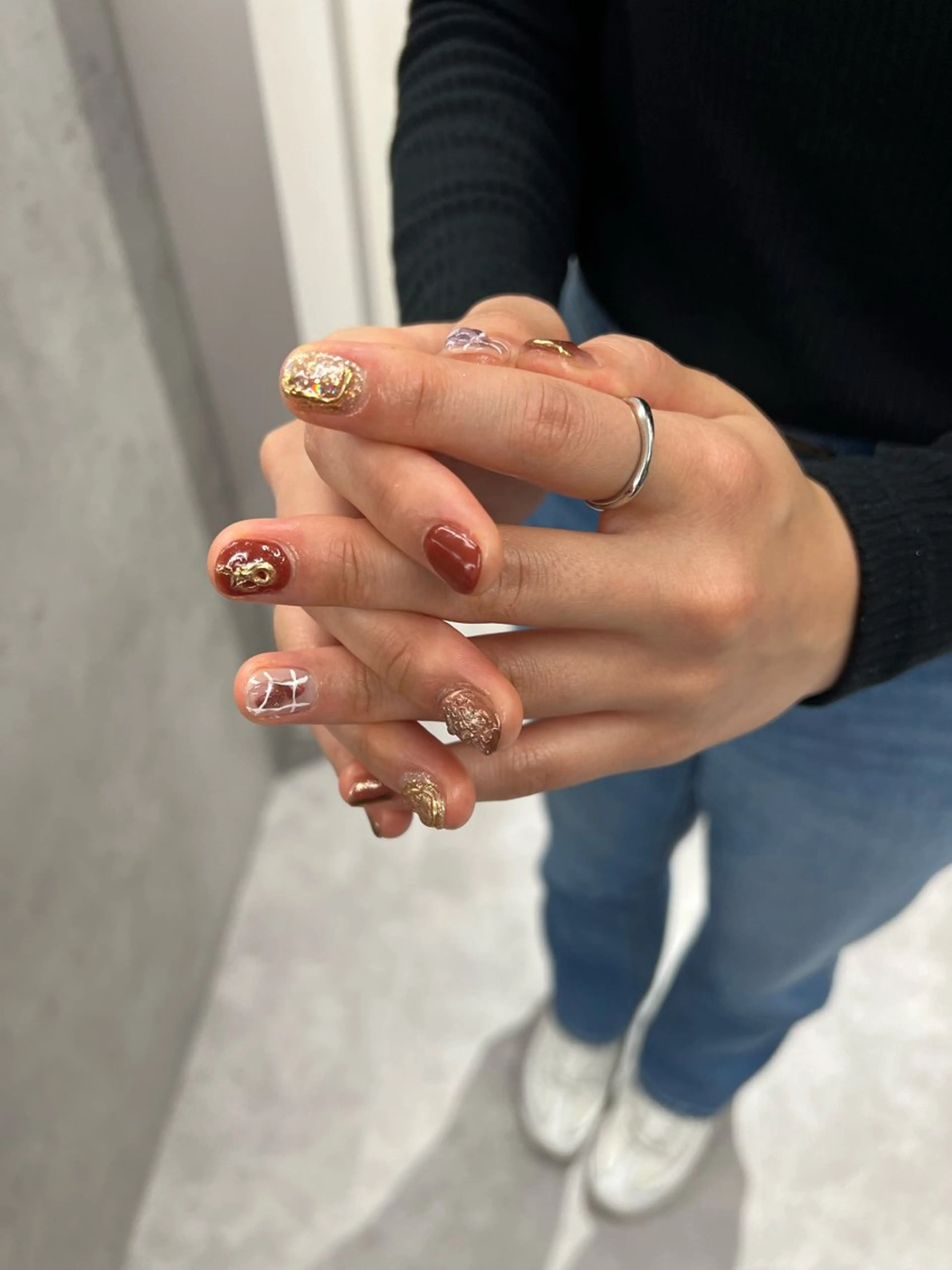 ネイル ボルドー ブラウン ゴールド ラメ(グリッター) ミラーネイル ハンドネイル ハンドケア Bana_ Nailのネイルデザイン