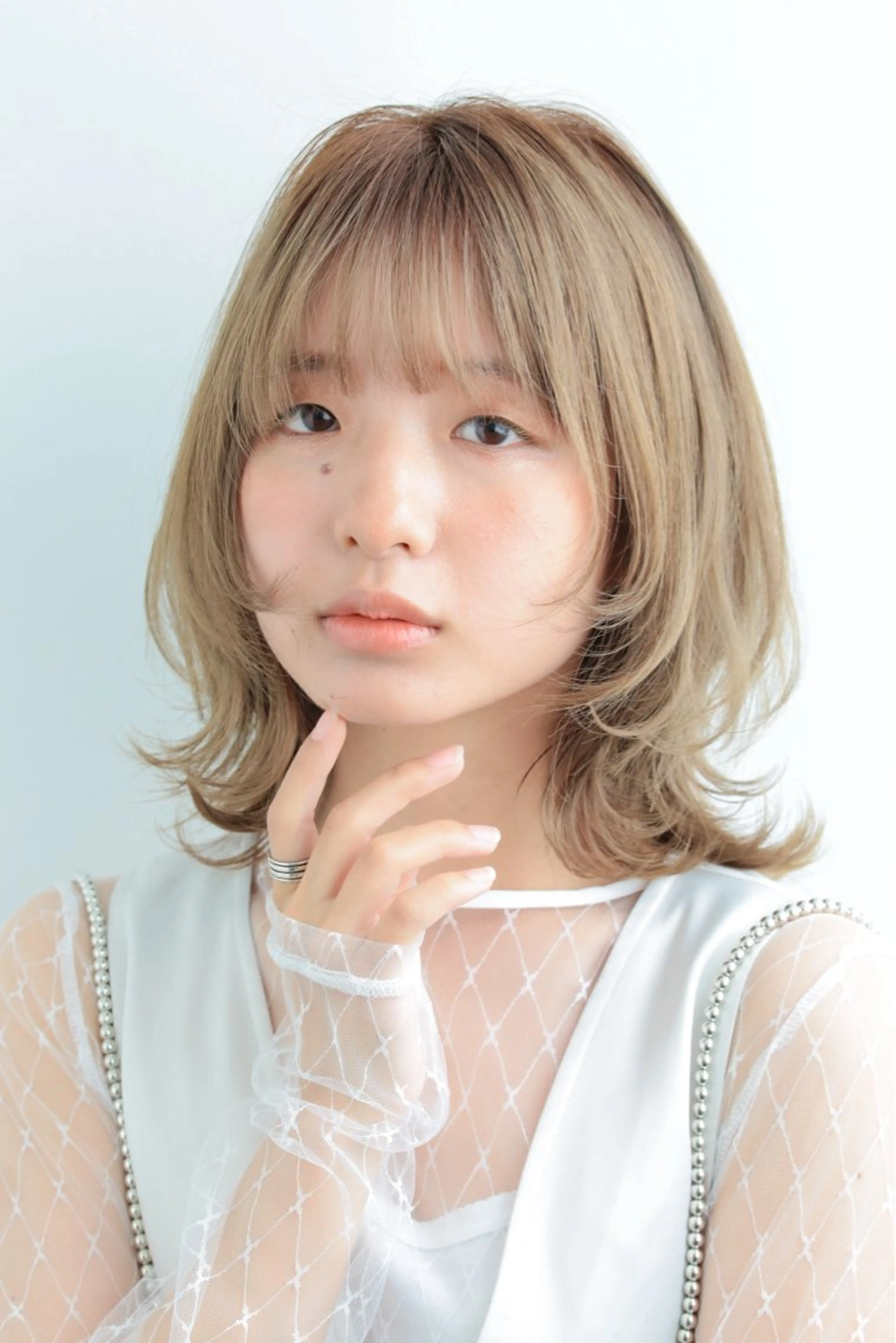 セミロング カット ヘアカラー 中嶋 夏美のヘアスタイル