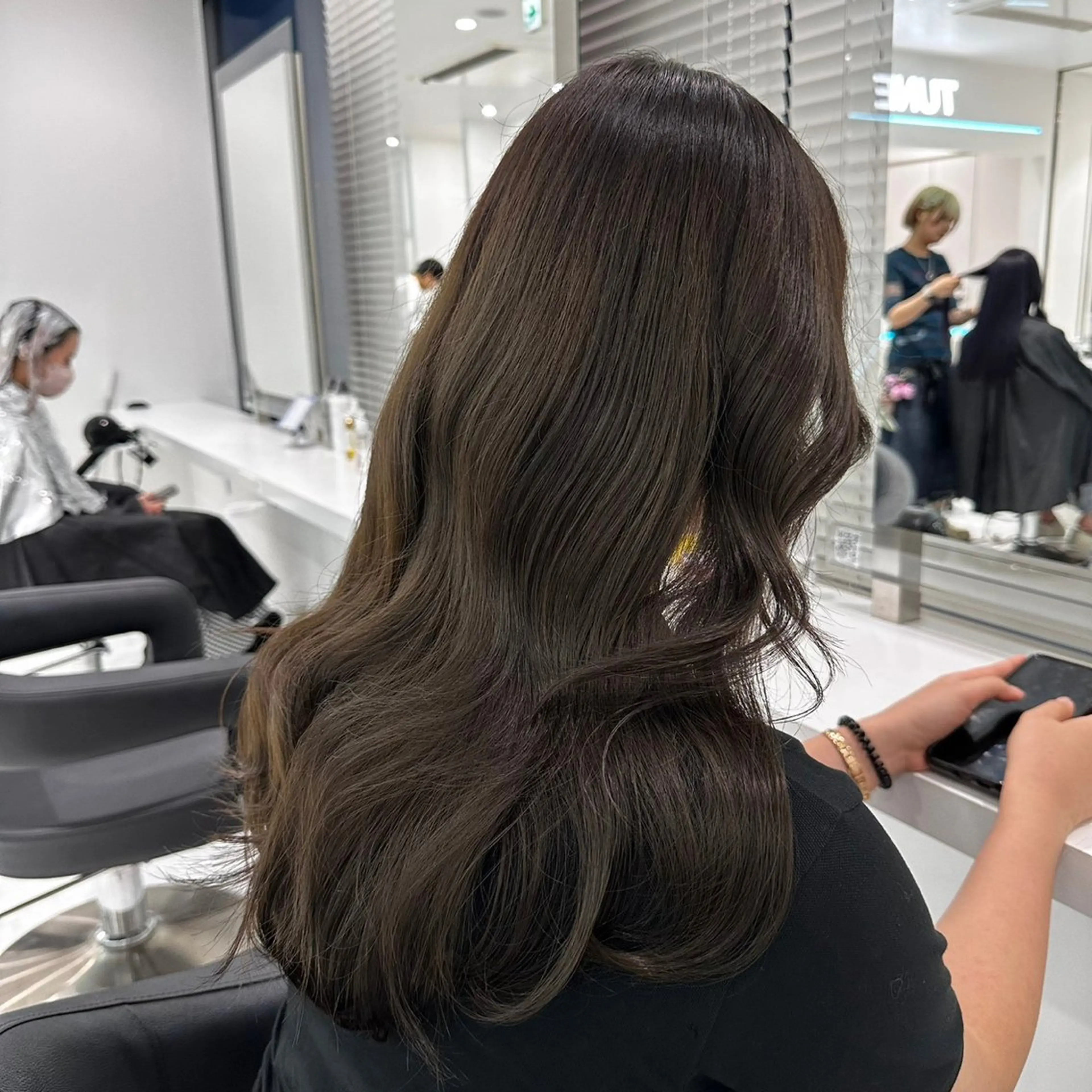 ロング カラー ベージュカラー オリーブベージュ ヘアカラー トリートメント 💖トレンド夏 カラー💖FUTAのヘアスタイル