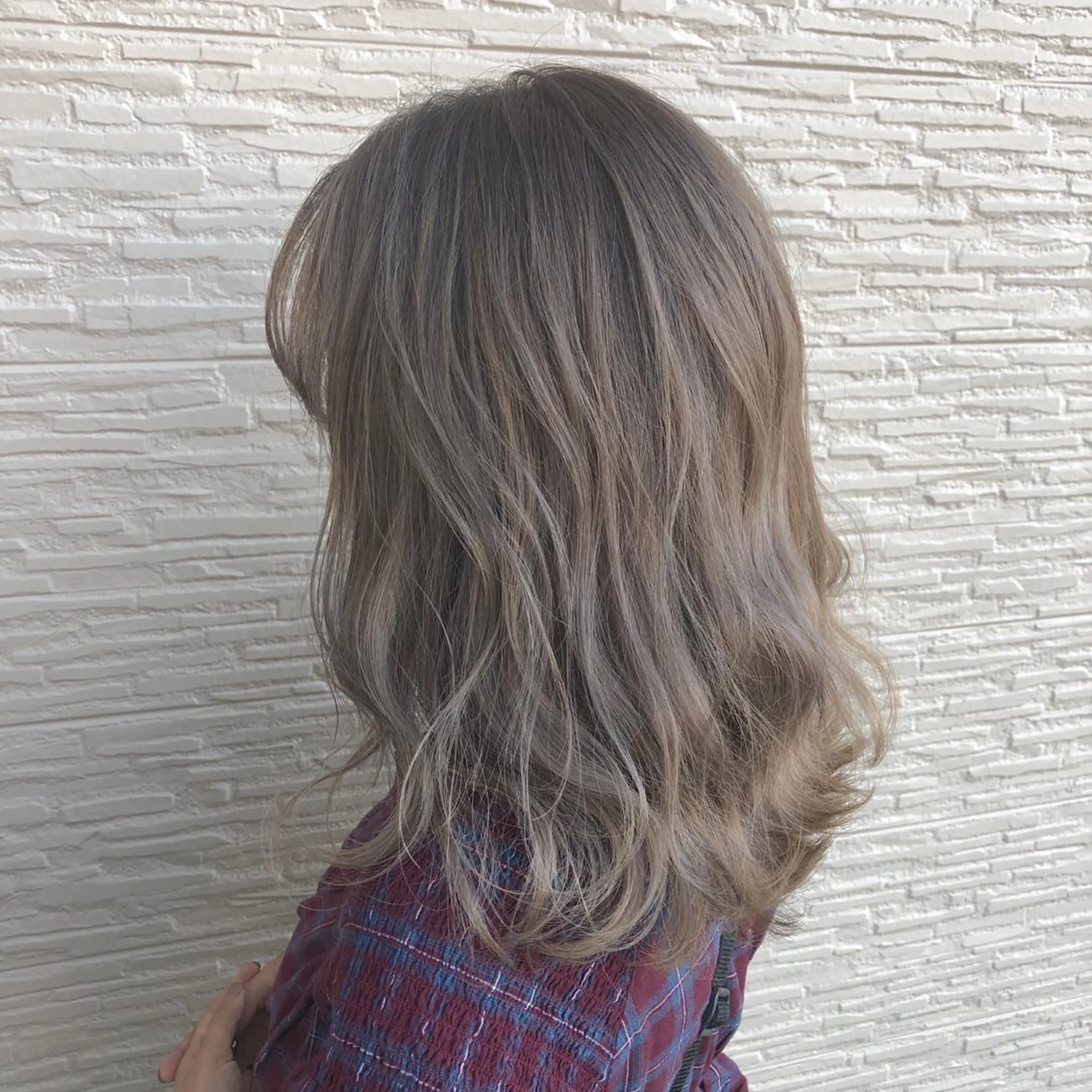 ミディアム カラー 4-rest garden （フォーレストガーデン）所属・金井 直樹のヘアスタイル