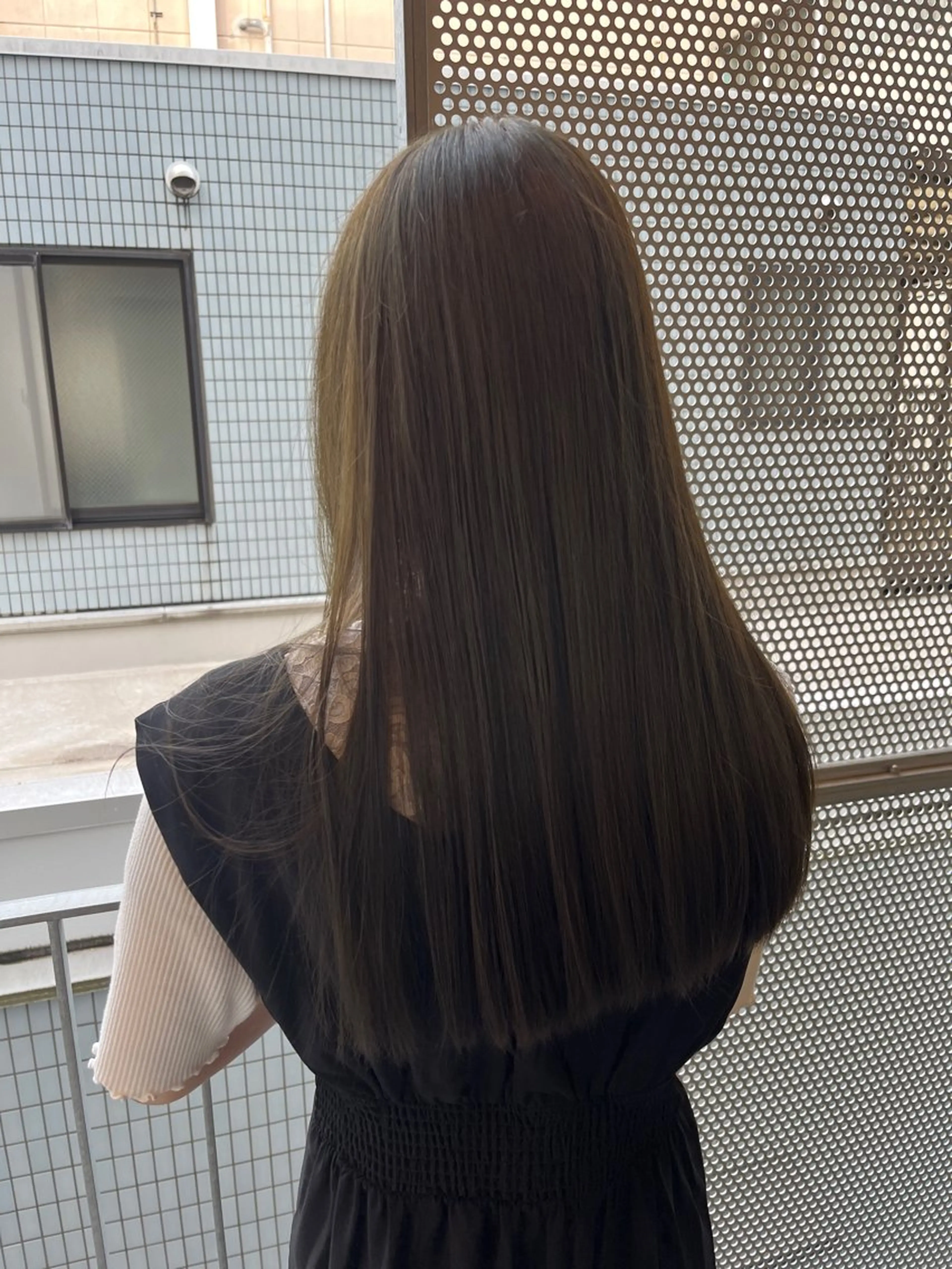 ロング カラー オリーブカラー aika .のヘアスタイル