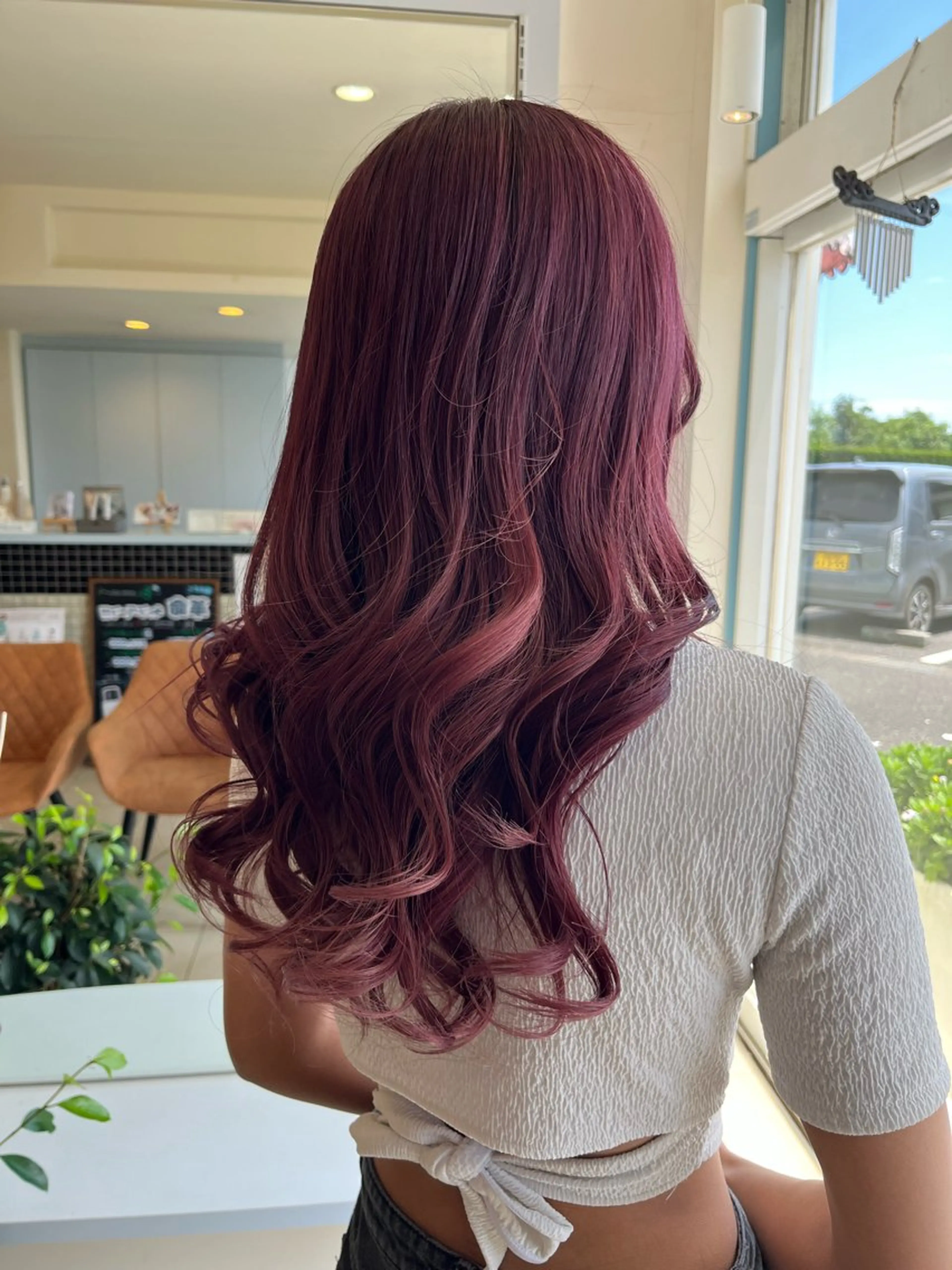 ロング カラー ブリーチ カシス ピンクカラー こじま りおのヘアスタイル