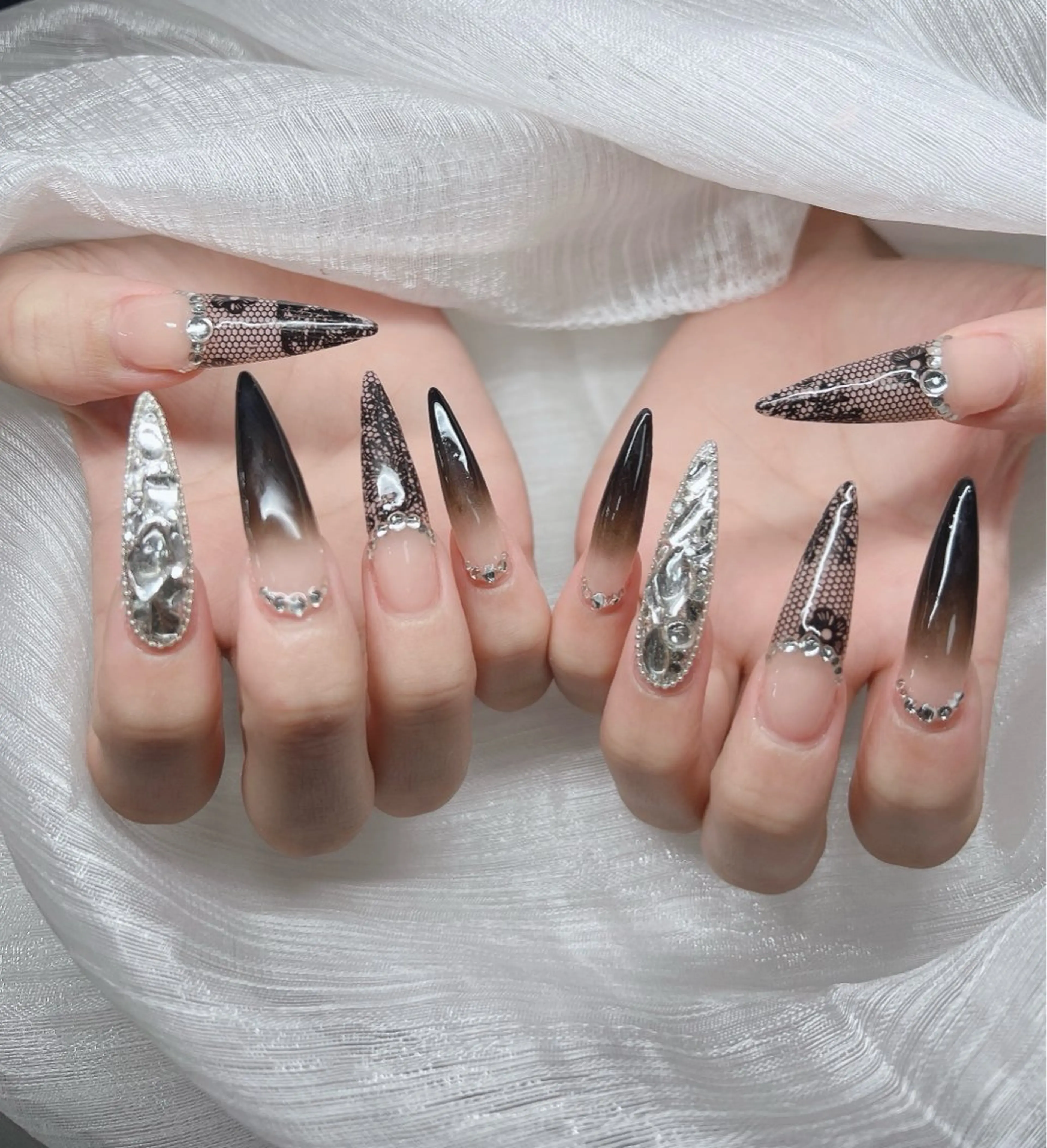 ネイル 長さ出し グラデーション キラキラネイル マグネットネイル ニュアンスネイル ハンドネイル Lee Nails チップ長さだし専門店のネイルデザイン