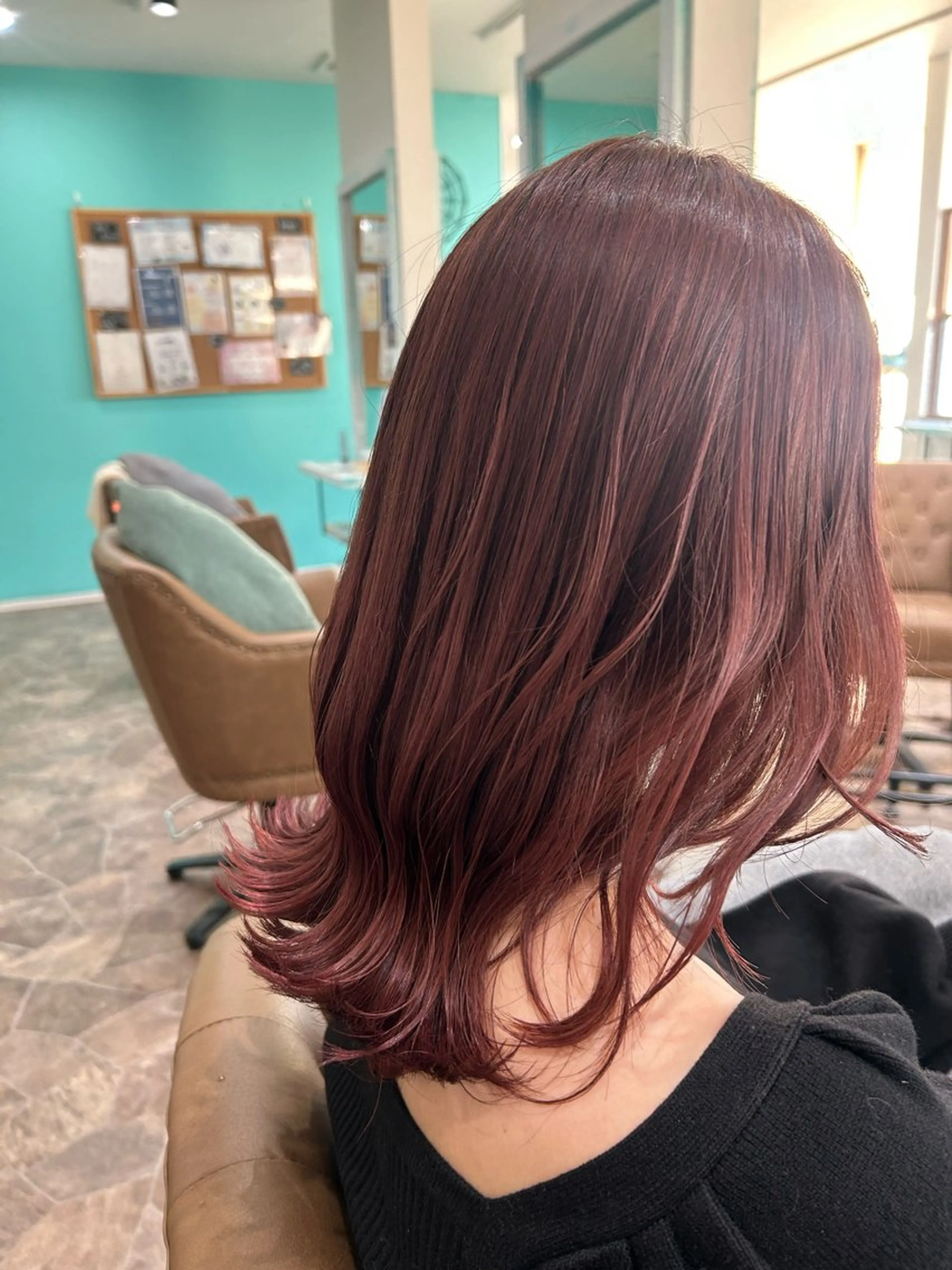 ミディアム カラー ピンクカラー レッドカラー きらく あやののヘアスタイル