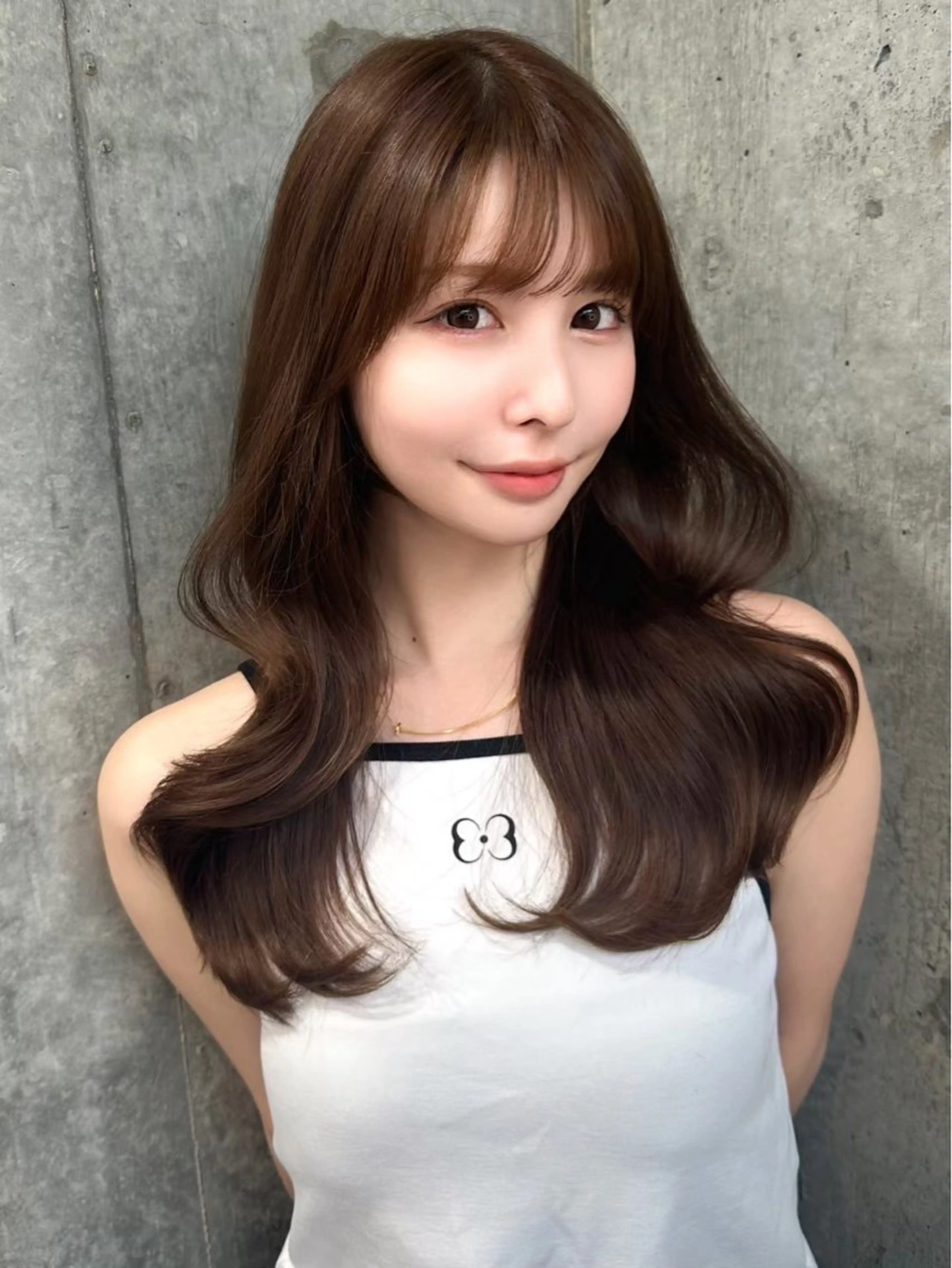 ロング カラー ベージュカラー ケアカラー 透明感カラー くびれヘア 顔周りカット 韓国/ワンホン/新宿 レイヤー/リョウヤのヘアスタイル