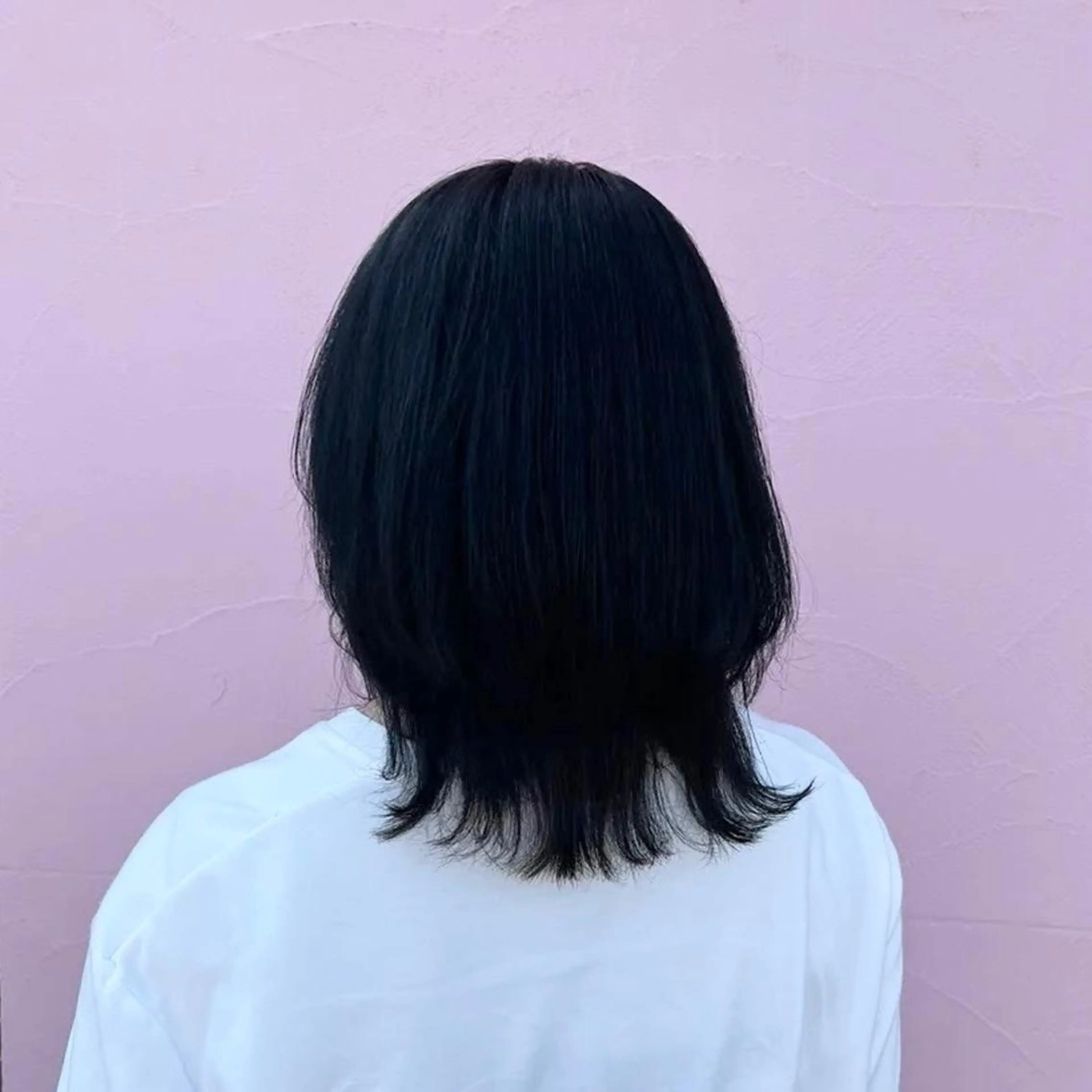 ミディアム カラー 黒髪 ブルーカラー カット ヘアカラー フルールドソレイユ所属・♡ナナコ♡ レイヤー/艶髪のヘアスタイル