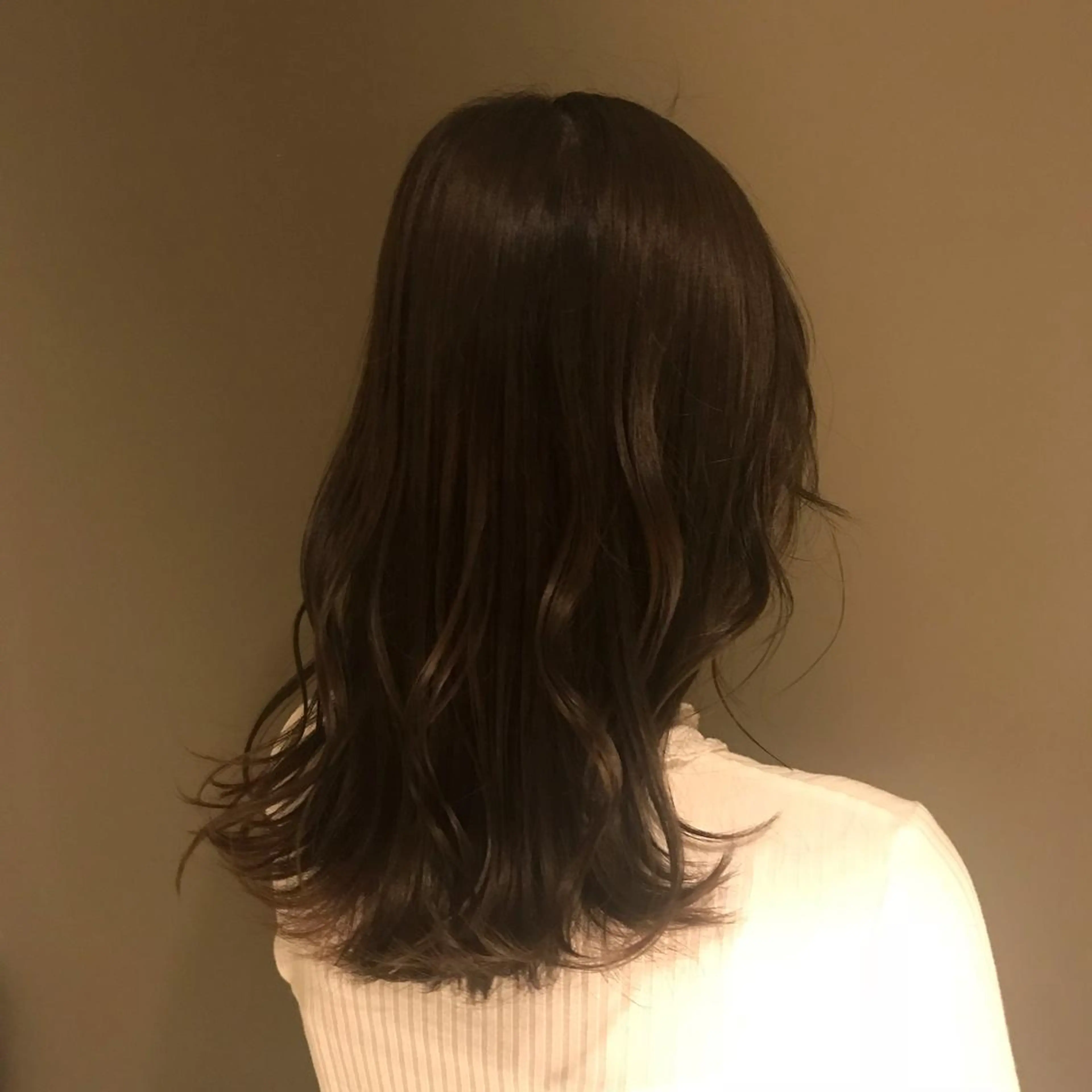 セミロング カラー ボブ/透明感カラー 岸本涼奈のヘアスタイル