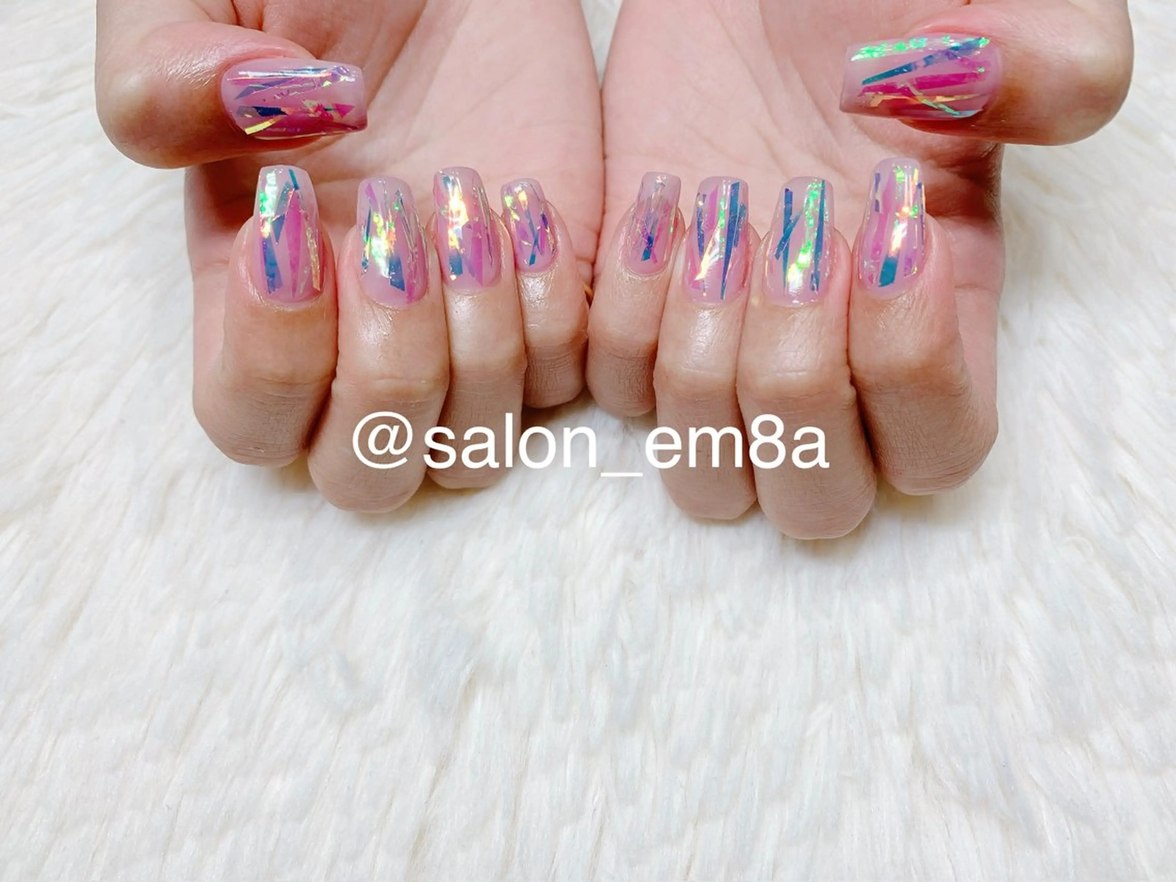 ネイル オーロラネイル ジェルネイル salon EM&A emiのネイルデザイン