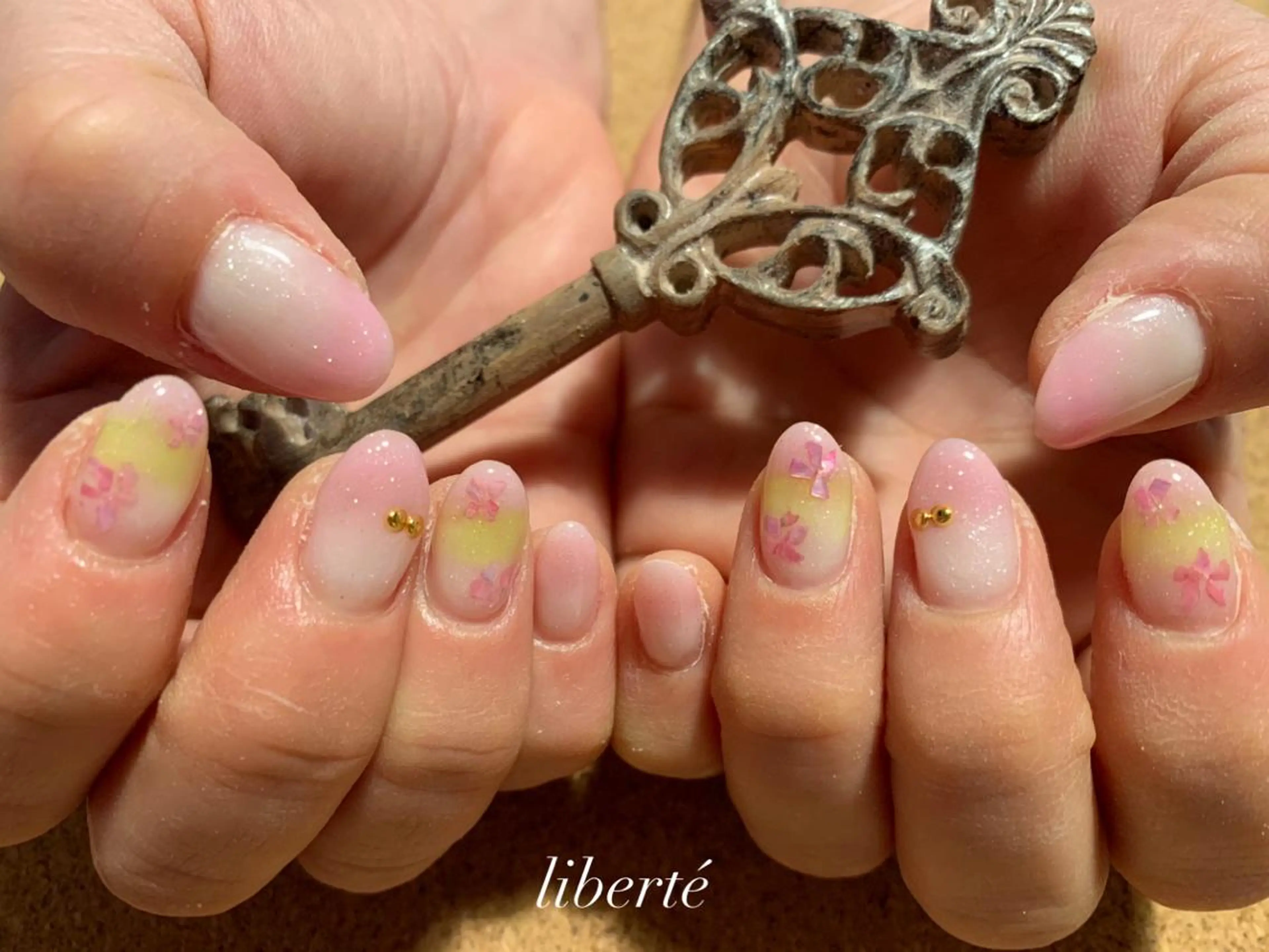 ネイル liberté (リベルテ)のネイルデザイン