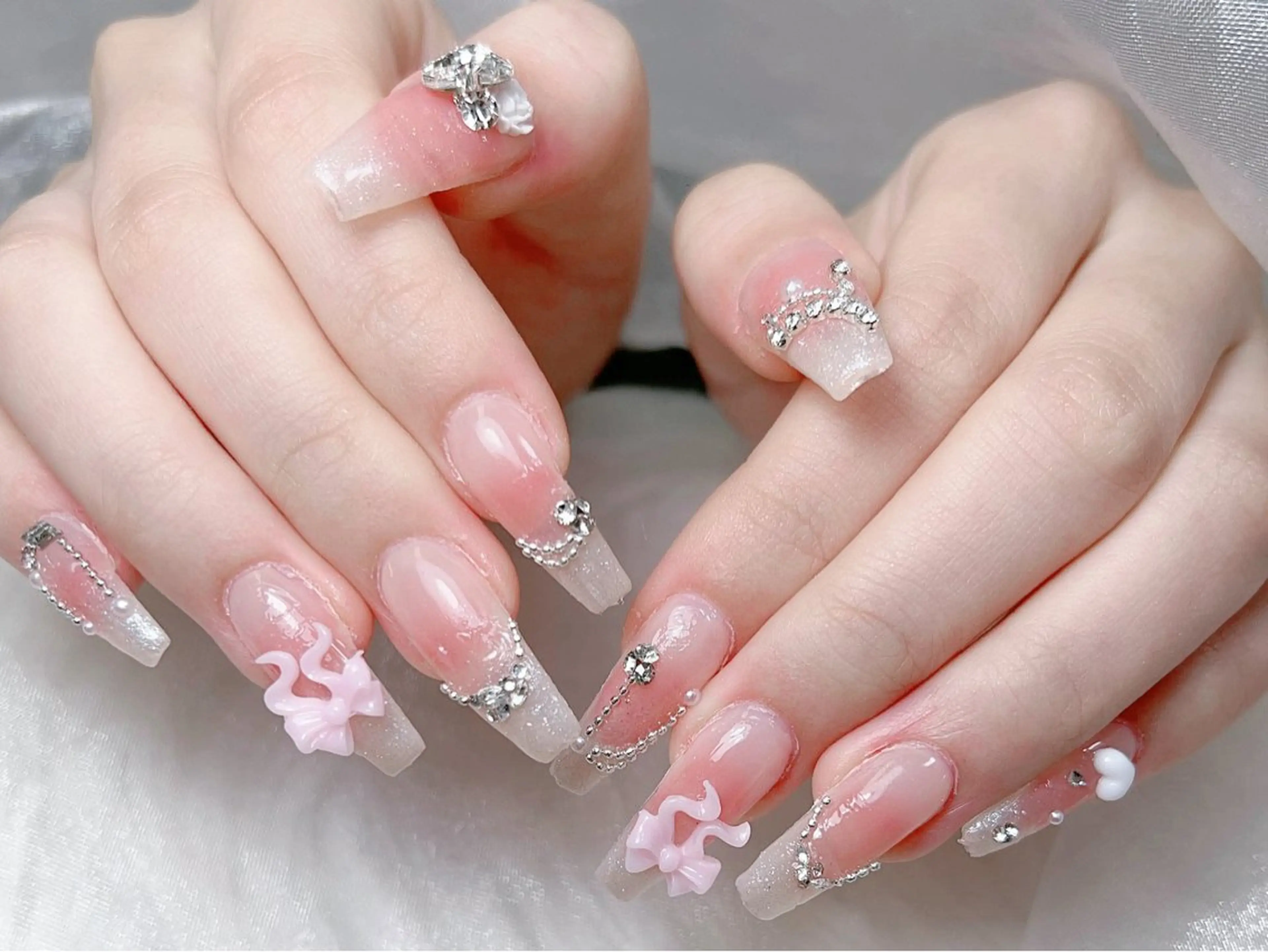 ネイル 成人式 ロングネイル マグネットネイル 大理石ネイル(マーブル) リボン ハンドネイル MoMoA Nail ネイル長さ出し専門店のネイルデザイン