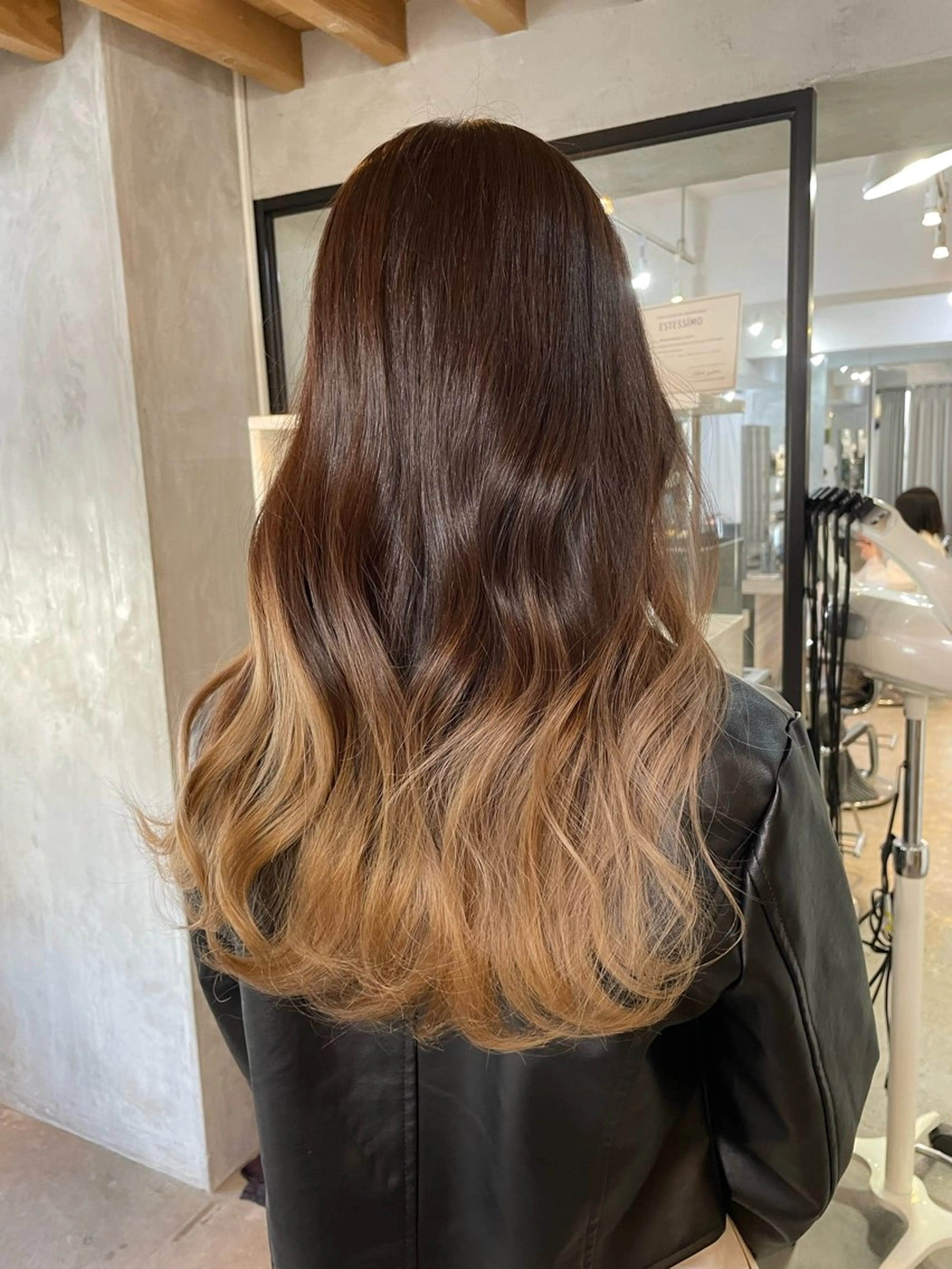 セミロング ヘアカラー 横山 奈央のヘアスタイル