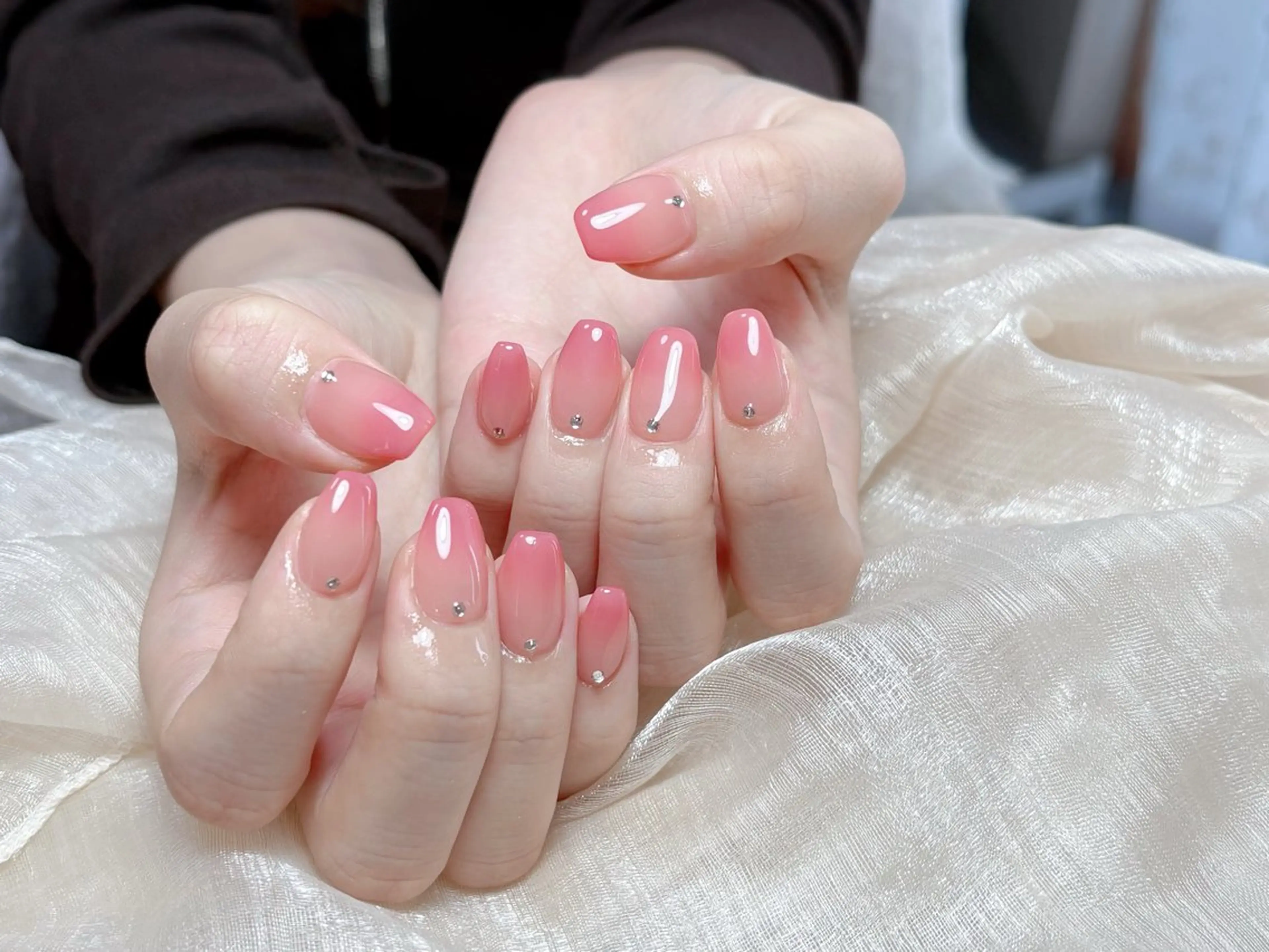 ネイル オーロラネイル チークネイル フレンチネイル ジェルネイル ガラスフレンチ ハンドネイル Nail Jolie所属・Nail Jolieのネイルデザイン