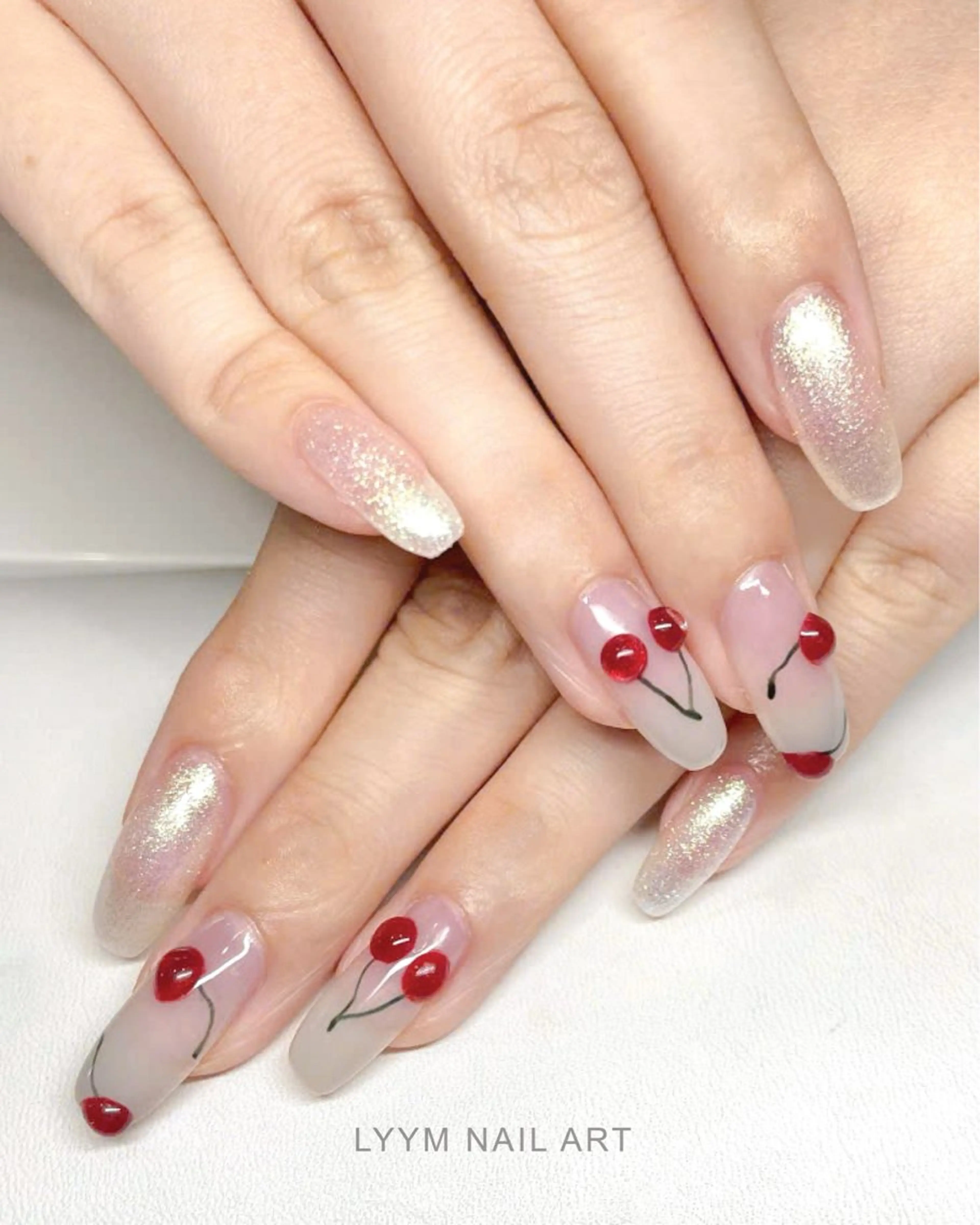 ネイル オーロラネイル 韓国ネイル ラメ(グリッター) ぷっくりネイル ハンドネイル LYYM Nail Salonのネイルデザイン