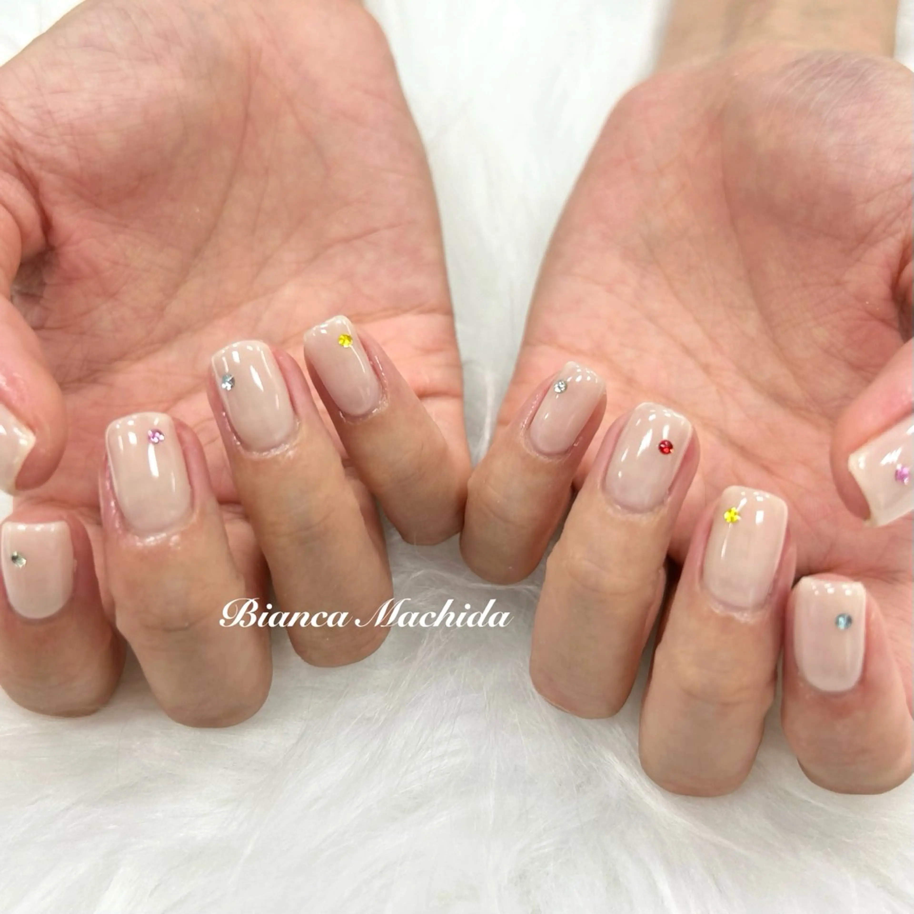 ネイル ストーンネイル ハンドネイル ハンドケア Bianca 🪽 Nakajimaのネイルデザイン