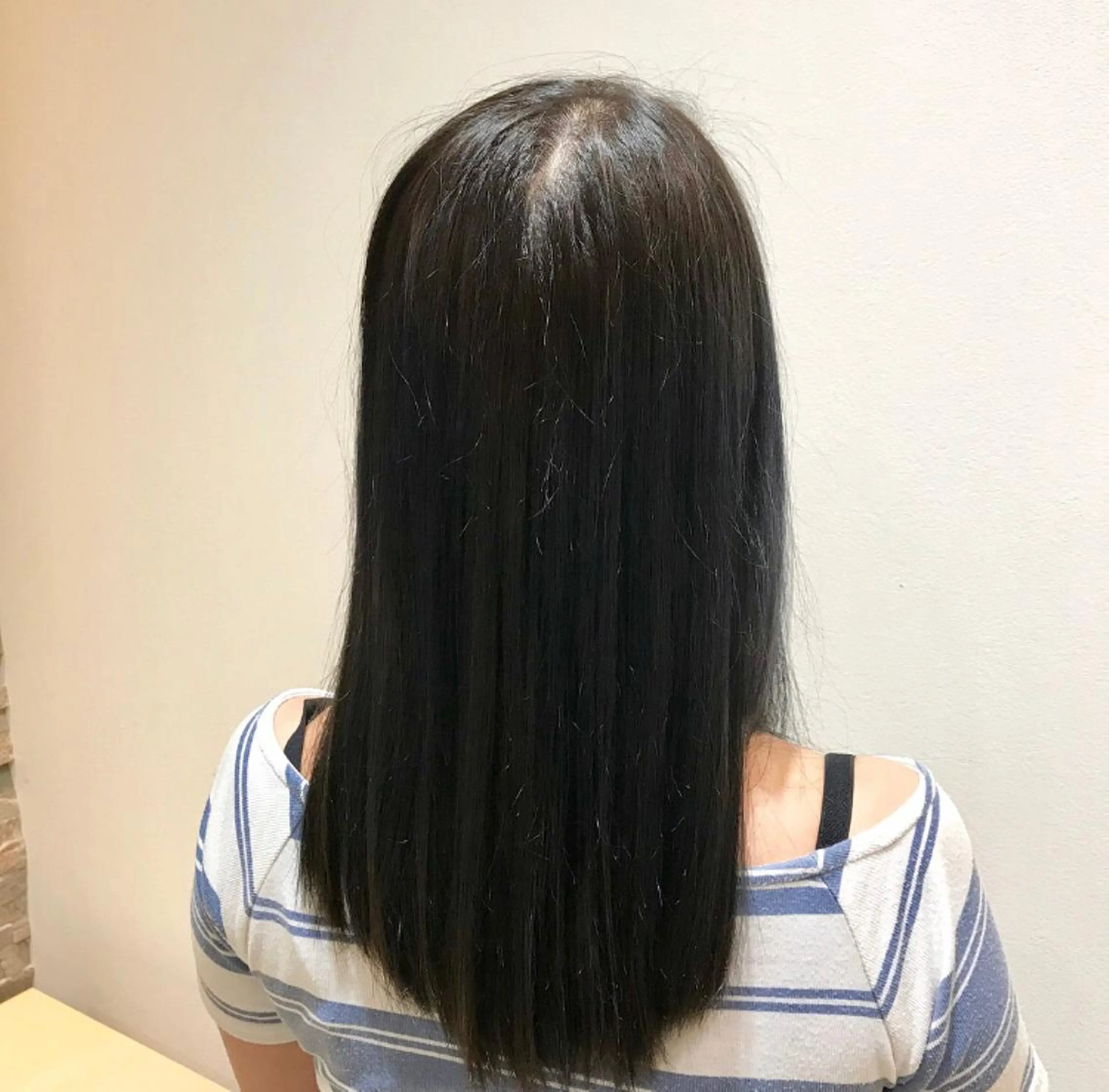 ロング カラー ハイライトカラー ネイビーカラー ハイライト 阿部 響香のヘアスタイル
