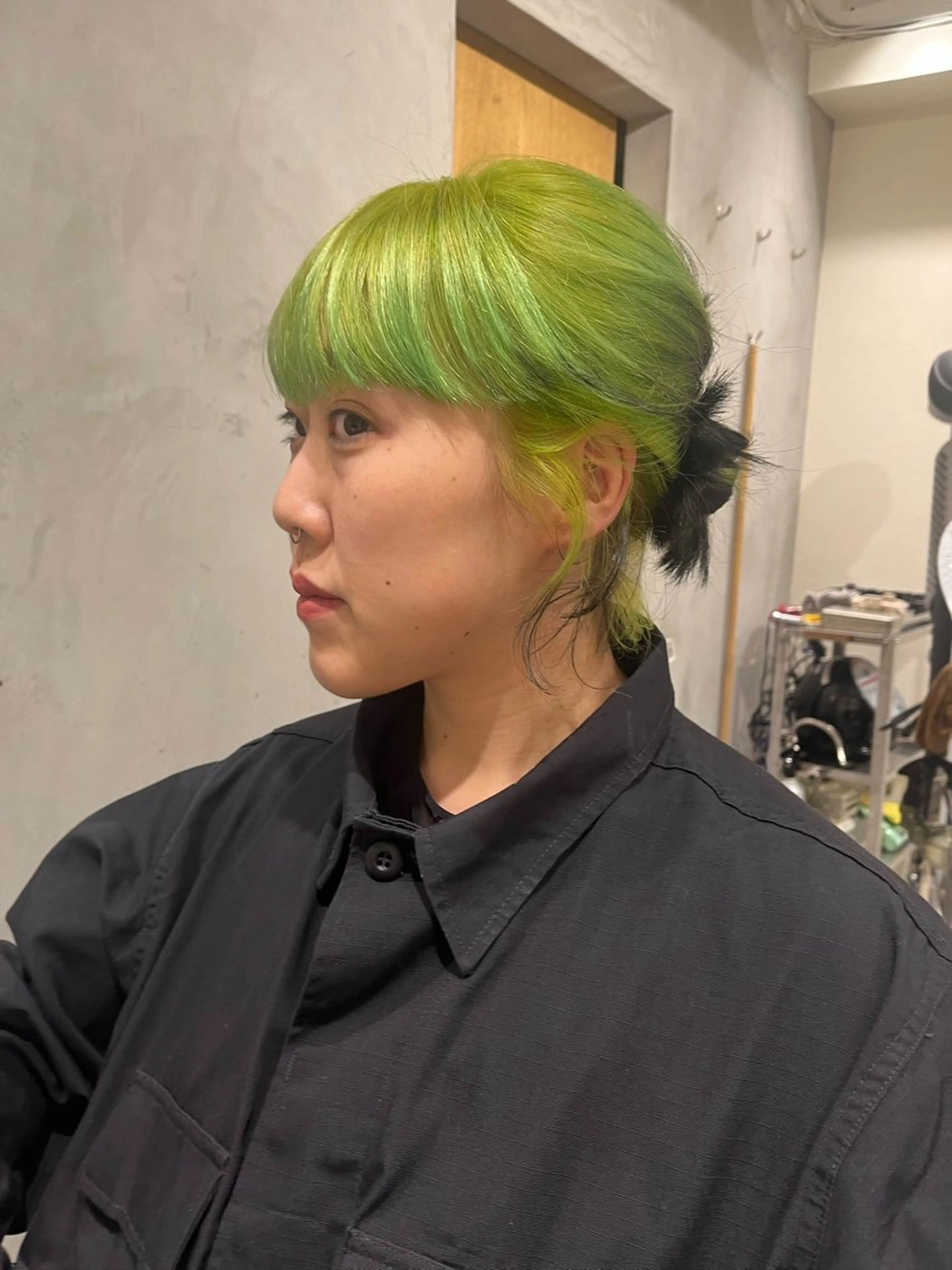 ミディアム カラー ブリーチ ヘアカラー 🦮shiori アイドルオタク🦮のヘアスタイル