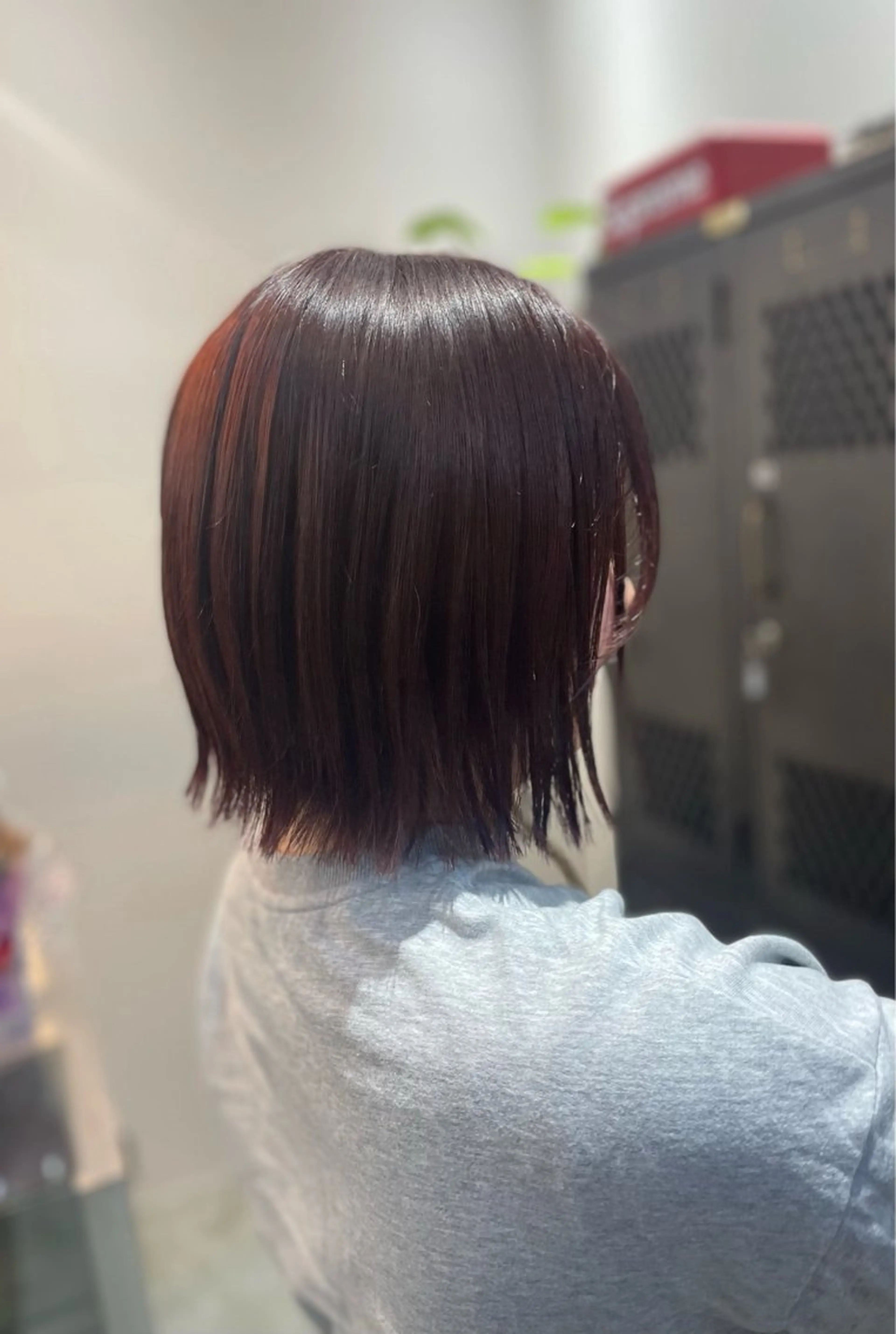 ショート ボブ 外ハネヘア カット ヘアカラー サカシタ アヤカのヘアスタイル