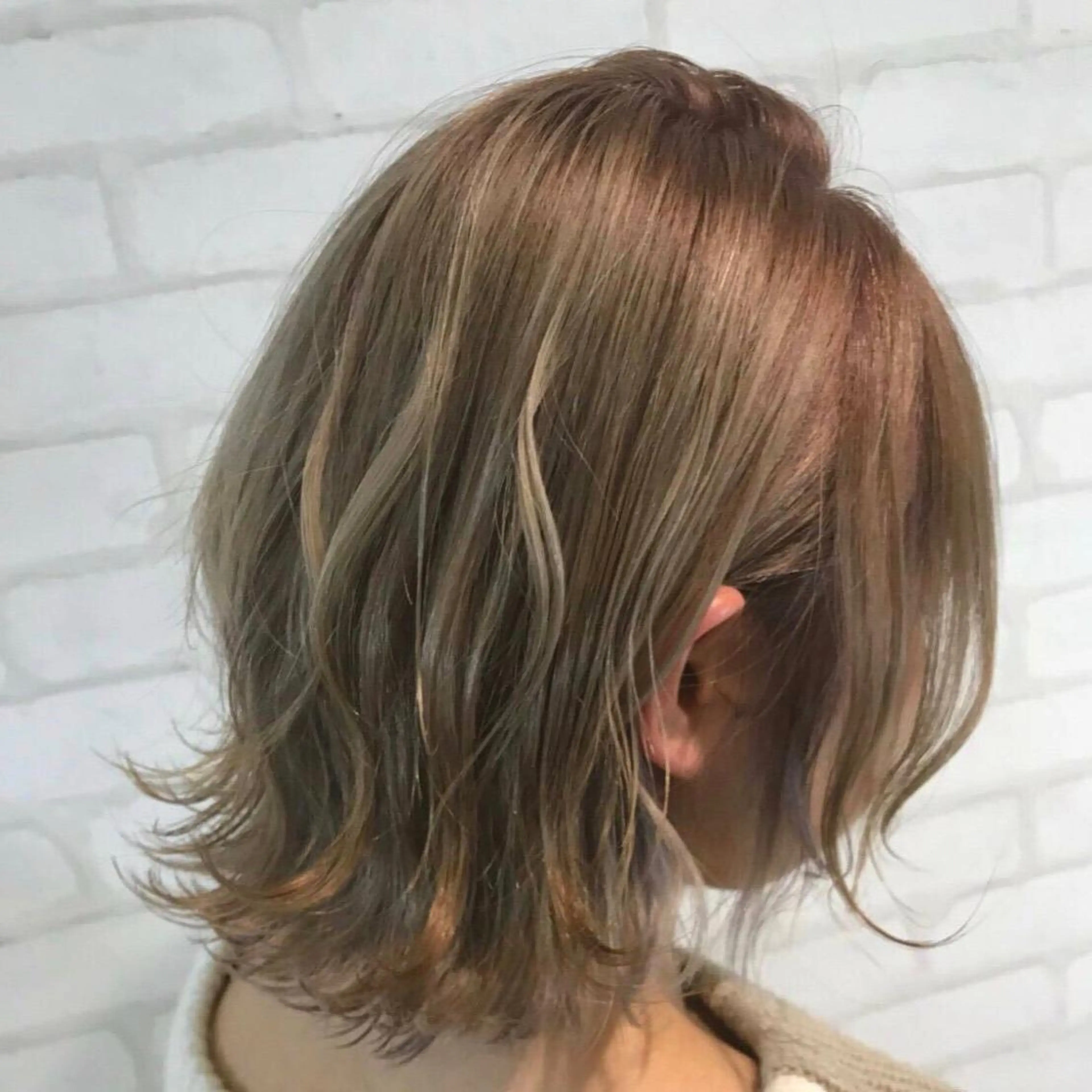 カラー サロンド エフ真壁店所属・縮毛矯正特化美容師 酸性ストレート細谷のヘアスタイル