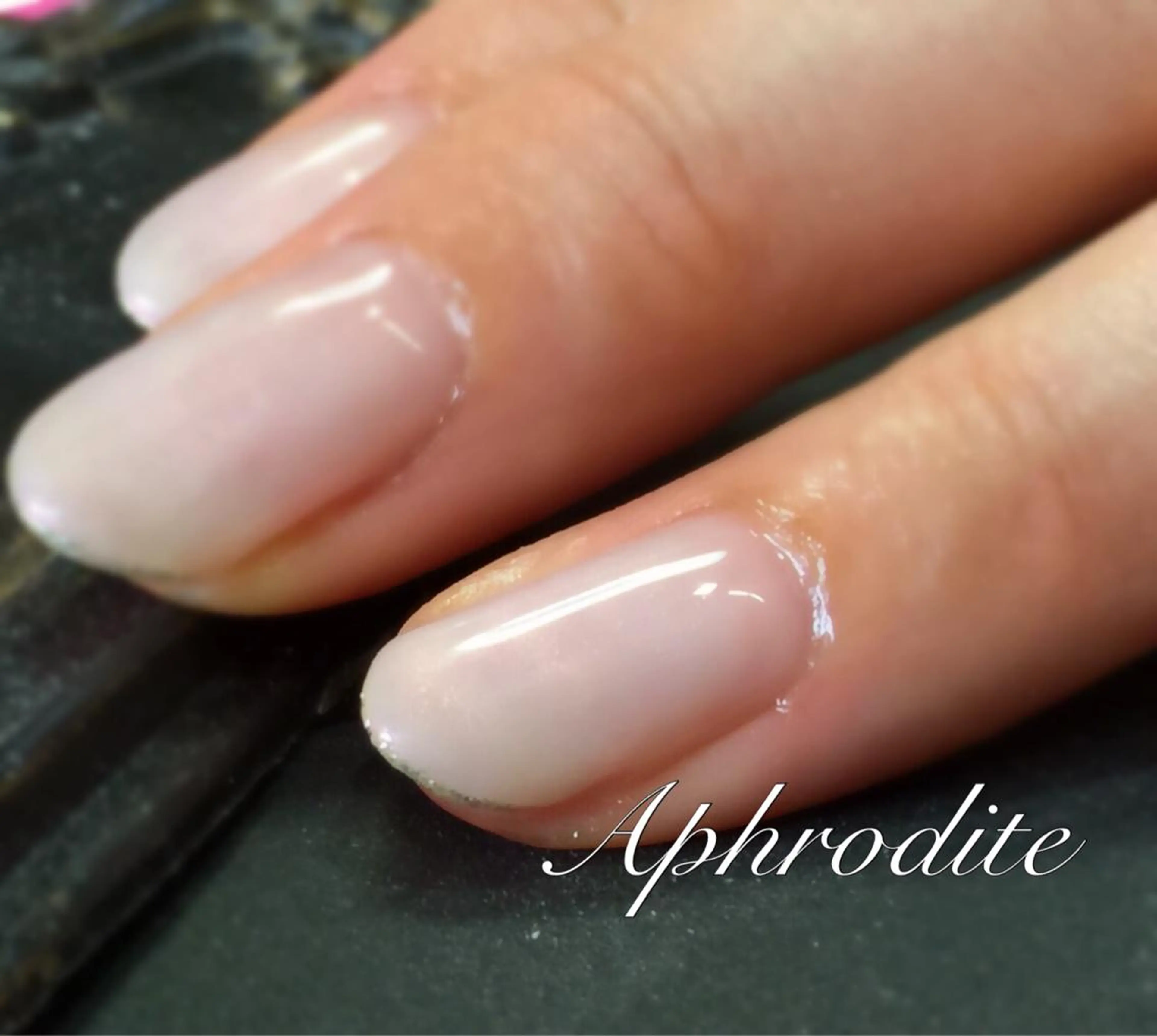 ショート ネイル シンプルネイル APHRODITE Nagisaのネイルデザイン
