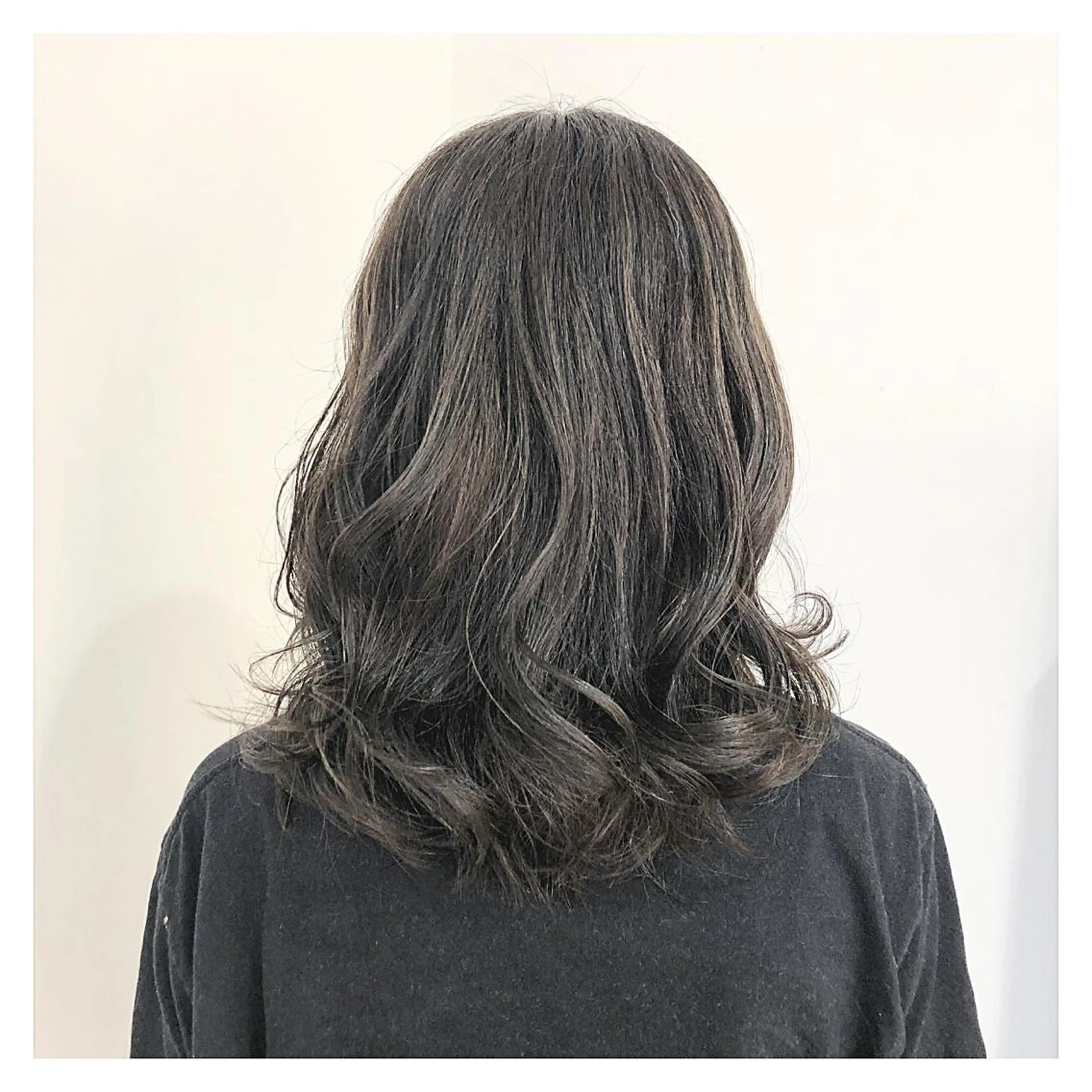 ミディアム eon 八王子所属・癖毛、多毛の方歓迎 三浦　麻衣のヘアスタイル
