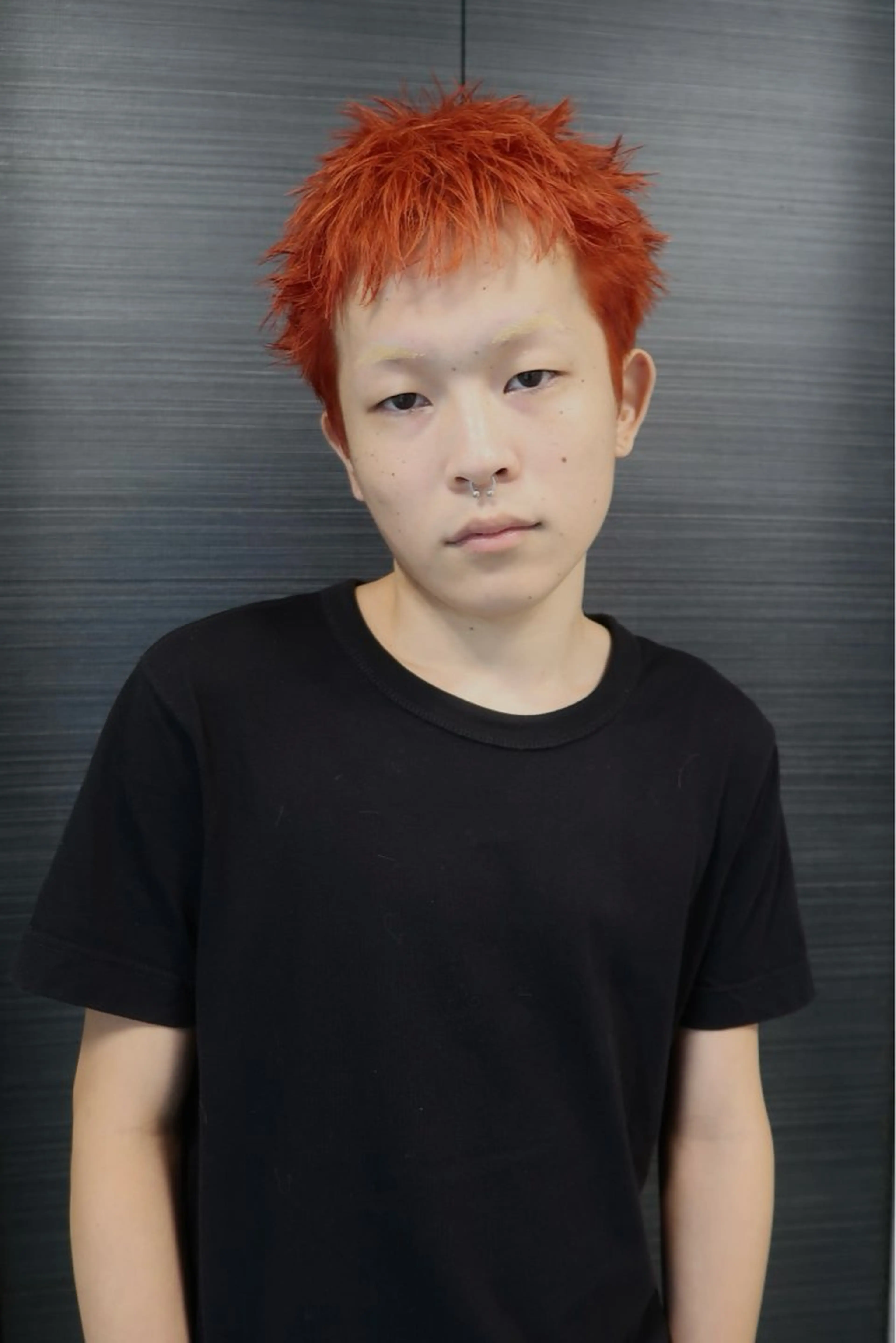 ショート メンズ 切りっぱなしボブ メンズブリーチ メンズハイライト メンズハイトーン メンズインナーカラー HARUKI🏔️/ メンズ/透け感カラーのヘアスタイル