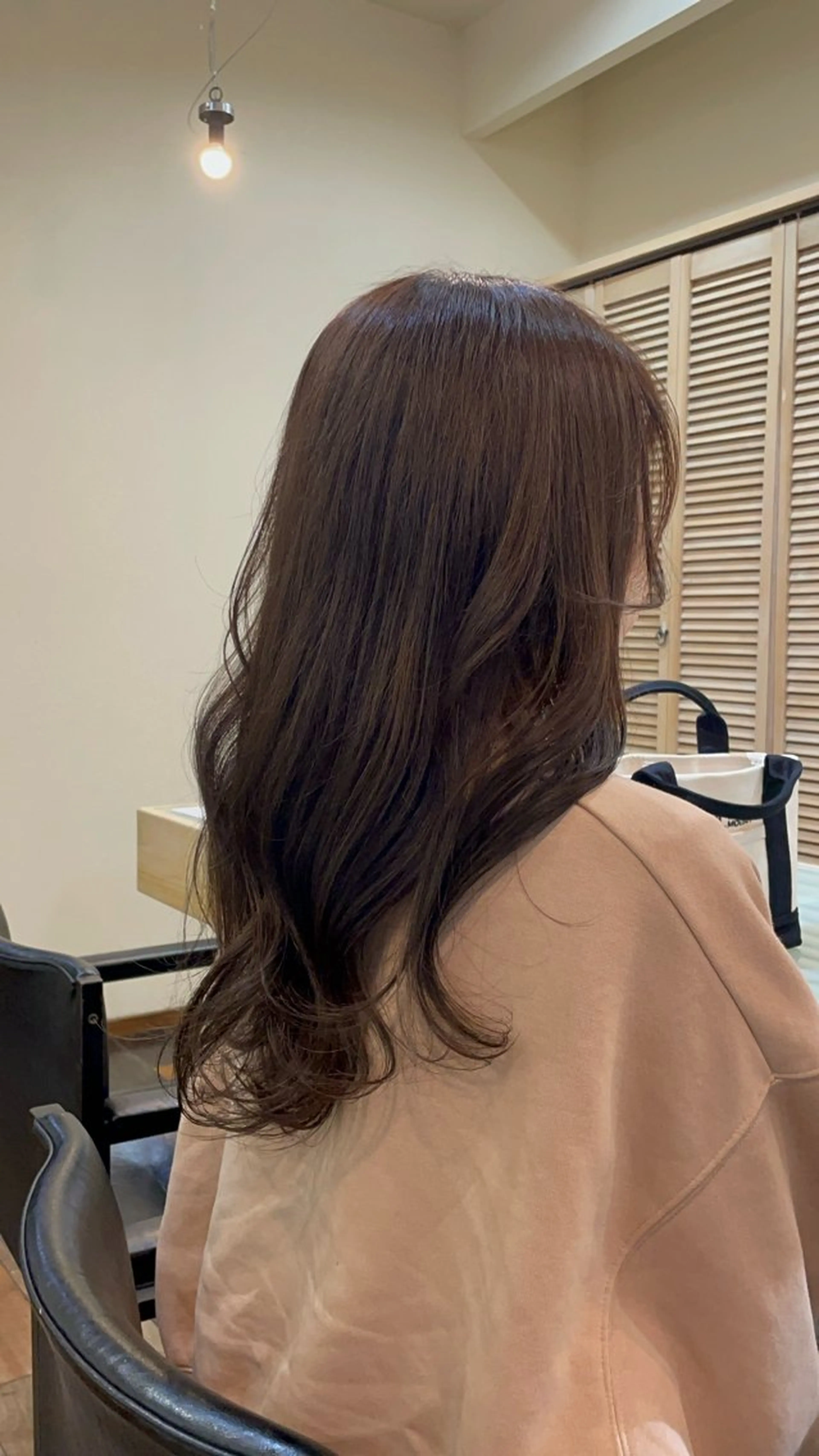 ロング カラー ブラウンカラー くすみブラウン CEEK NO.4所属・野口 侑依奈のヘアスタイル