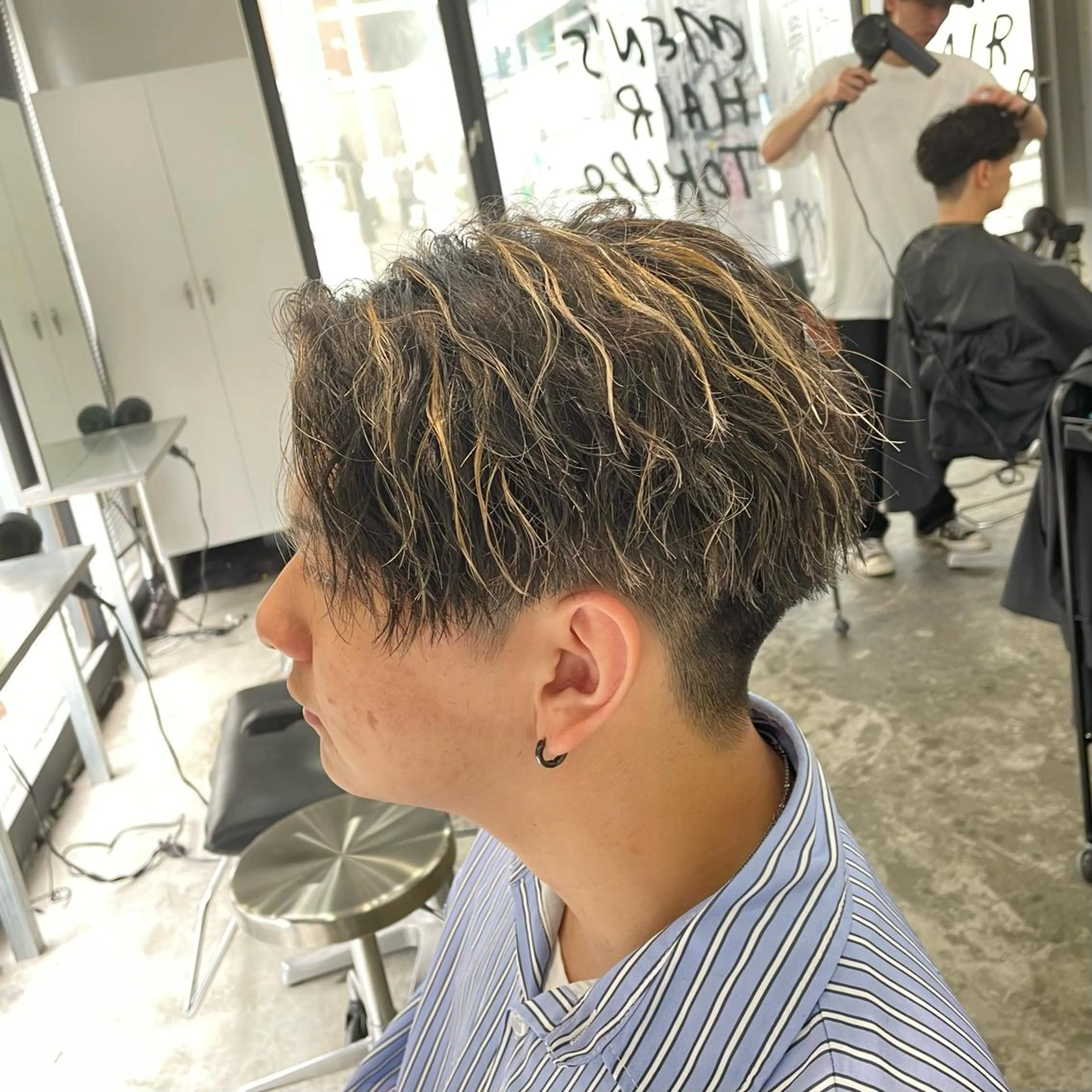 ショート カラー パーマ メンズ メンズハイライト メンズパーマ ハイライトカラー ハイライト カット ヘアカラー パーマ メンズ特化美容師/ 藤戸 椋のヘアスタイル