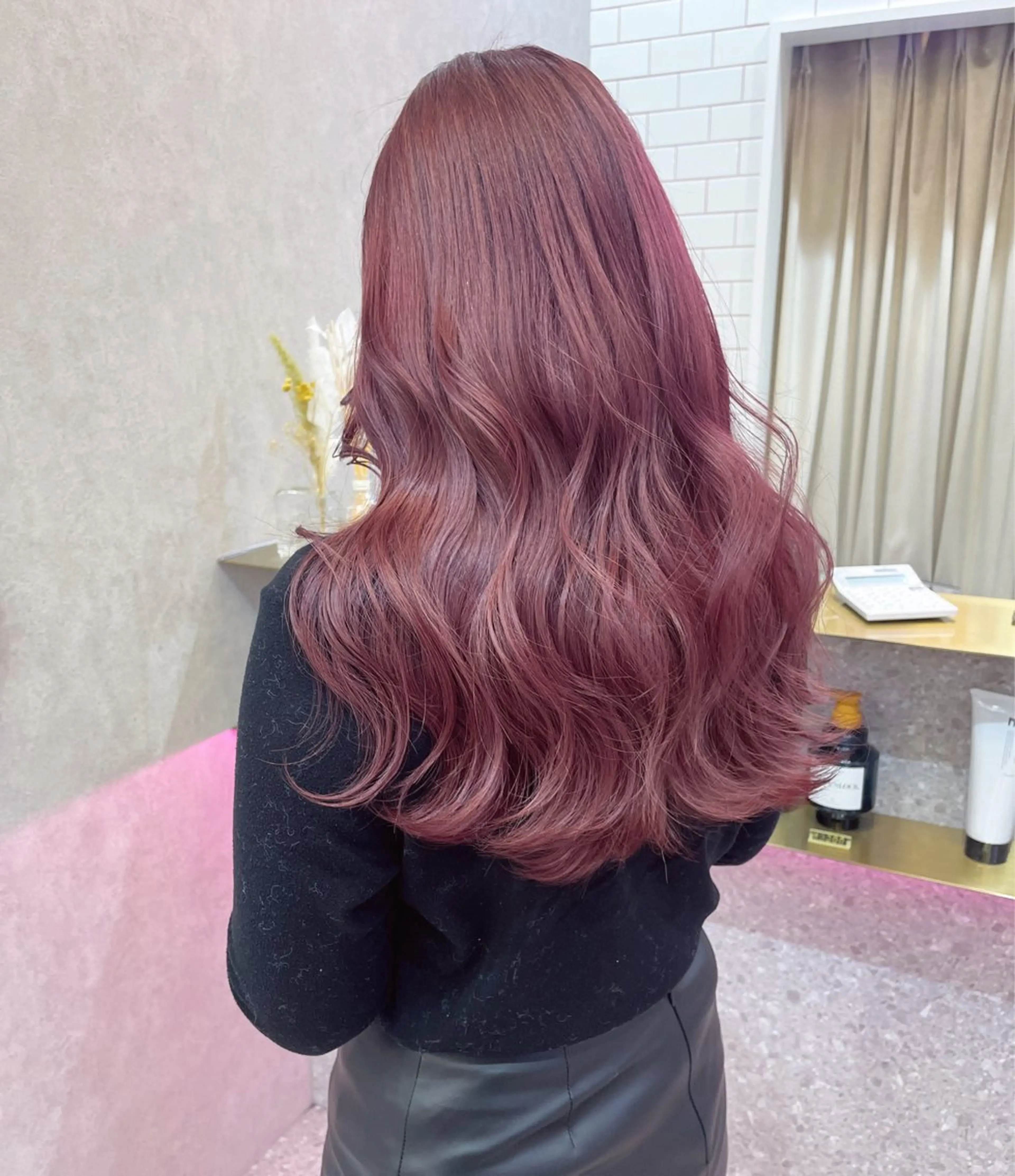セミロング カット ヘアカラー トリートメント karin ボブハイトーンのヘアスタイル
