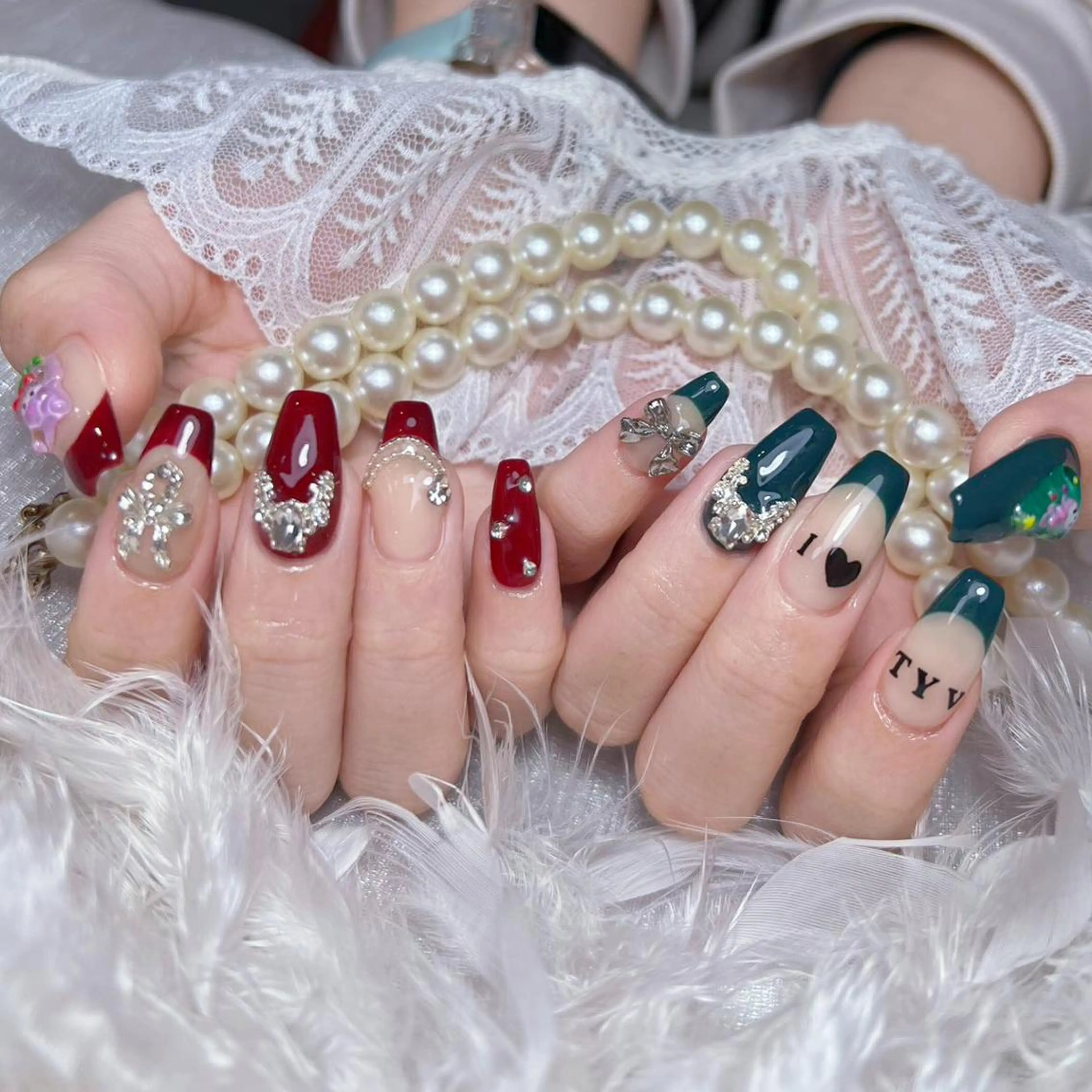 ネイル アートネイル オーロラネイル ガーリー キラキラネイル 韓国ネイル Nail Monsterのネイルデザイン