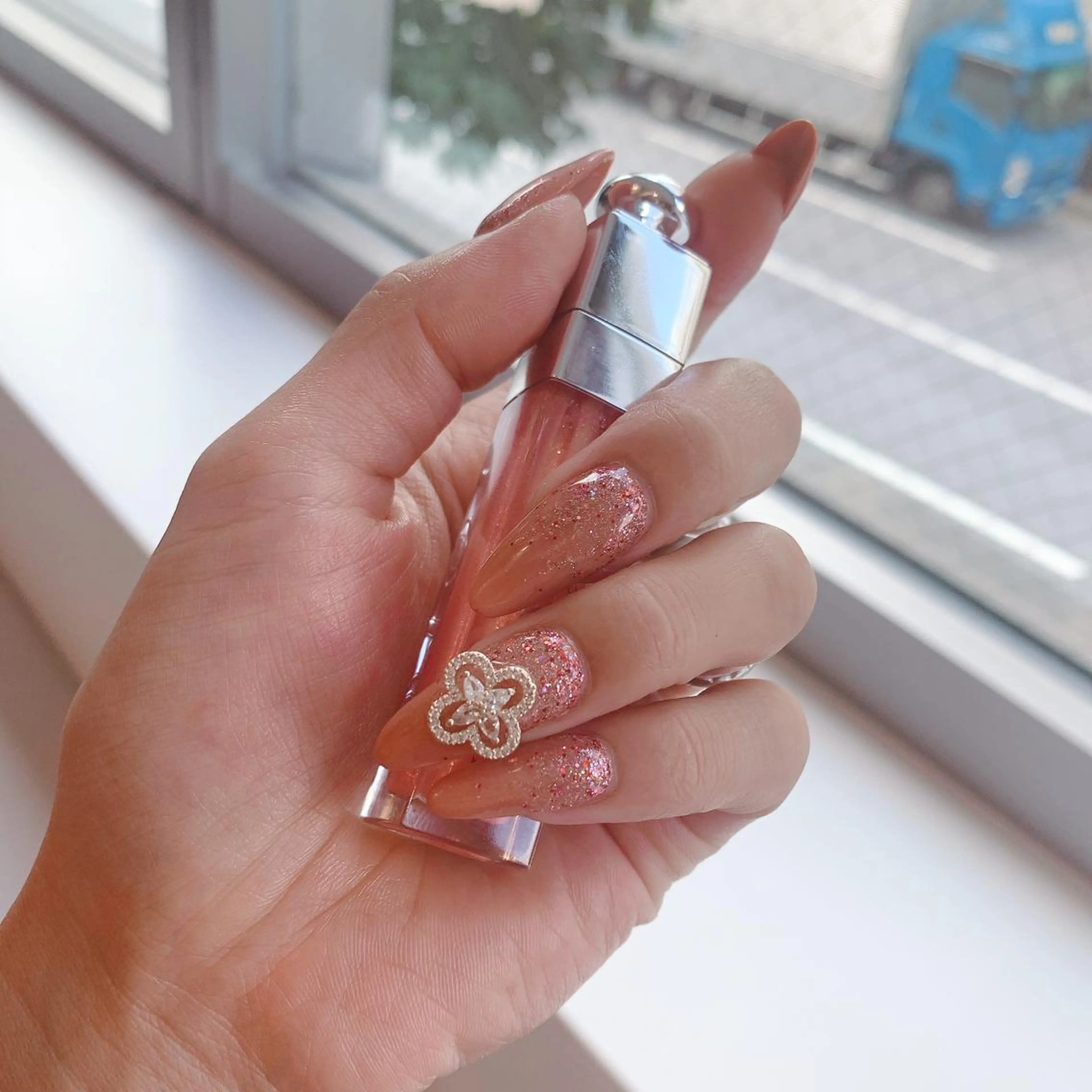 ネイル ハンドネイル ハンドケア ONIKA Nail 青山通り店所属・ONIKA Nail 表参道A4🦋2分のネイルデザイン