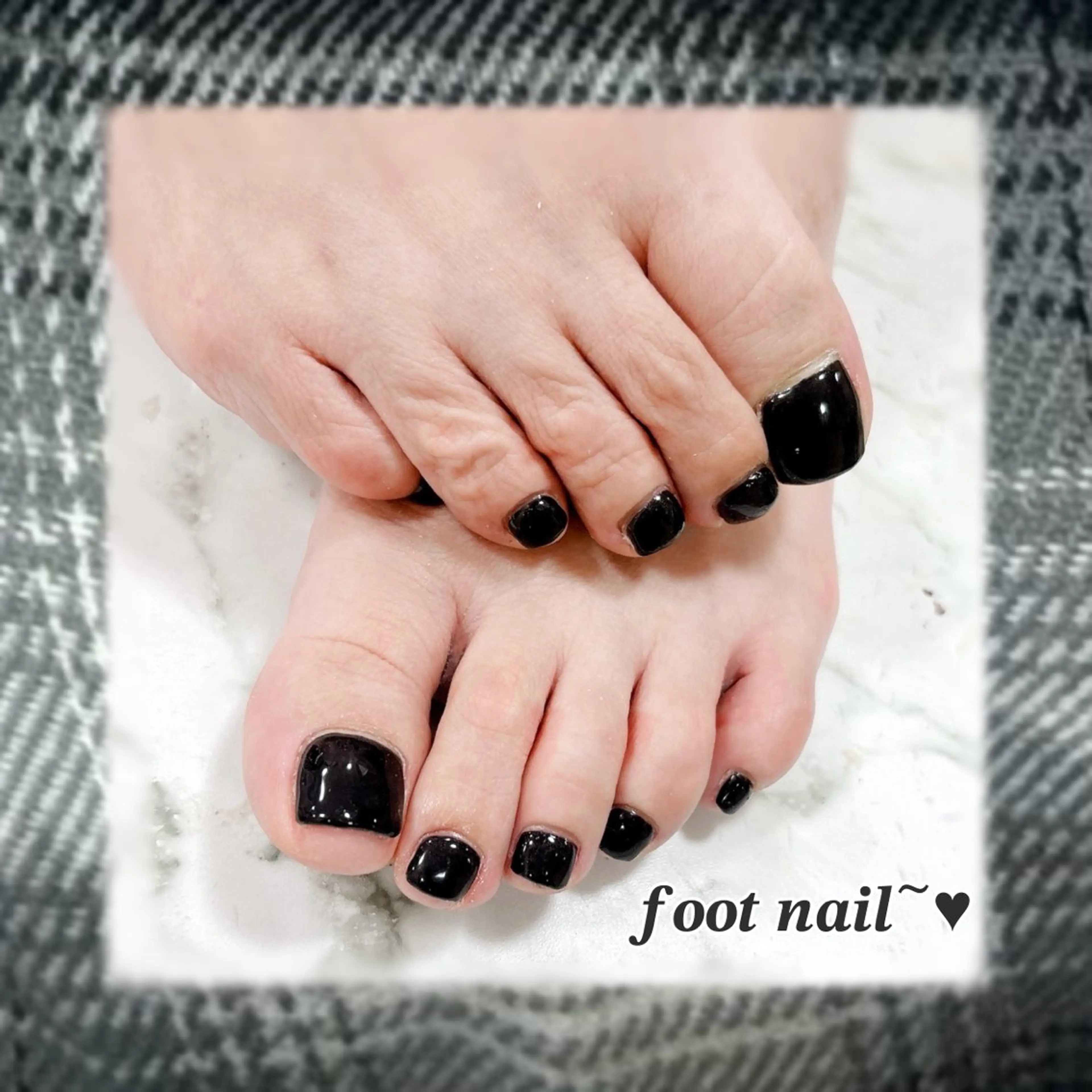 ネイル フットネイル ワンカラーネイル フットネイル アネラ もか.⋆𝜗𝜚のネイルデザイン