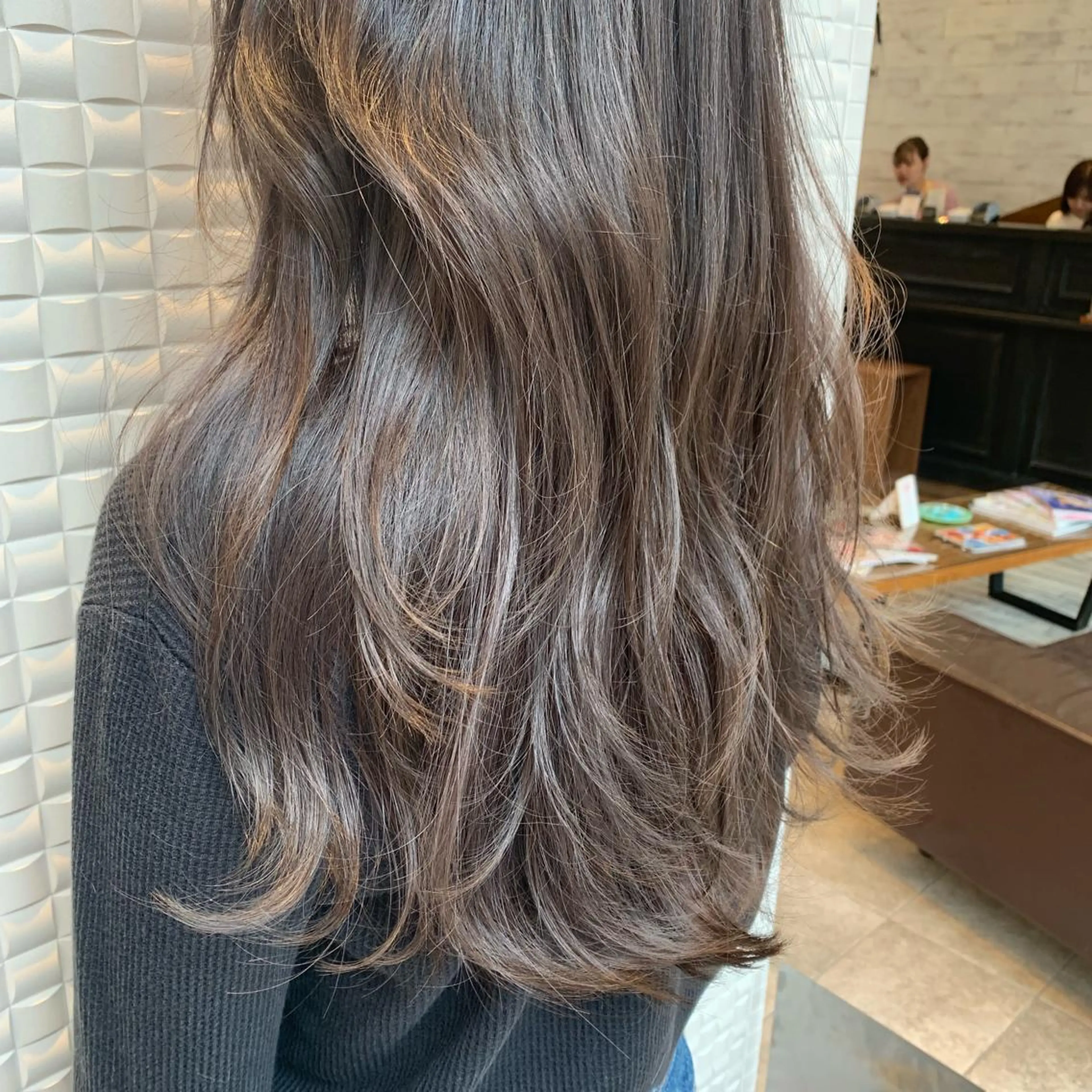 ロング カラー アッシュ ベージュカラー ハイライトカラー ハイライト GO TODAY SHAiRE SALON所属・𝒢𝒾𝓇𝓁𝓎 ⑅　𝓎𝓊𝓀𝒶のヘアスタイル