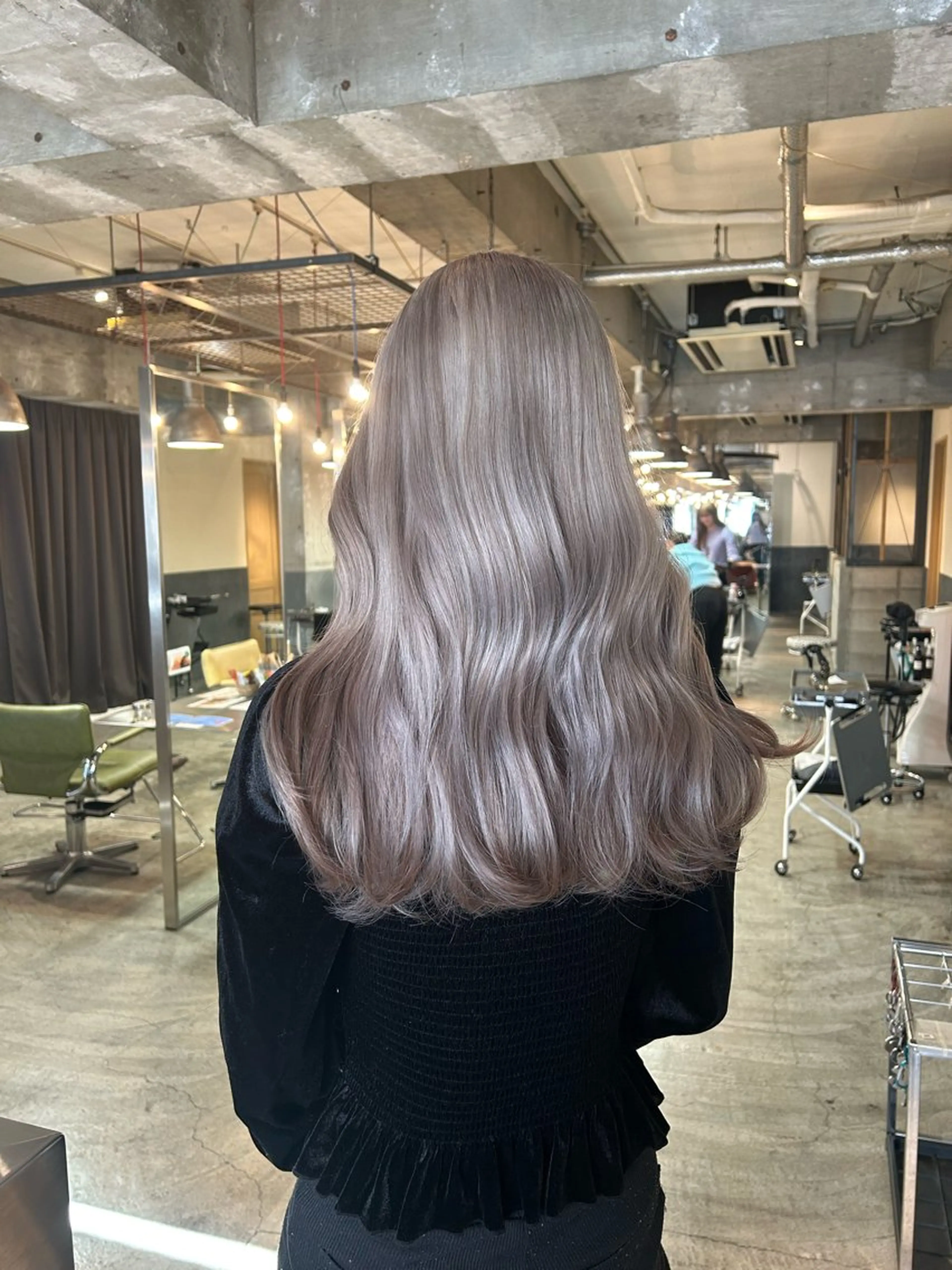 セミロング カラー ベージュカラー ブリーチ ホワイトベージュ ヘアカラー keen 立川のヘアスタイル