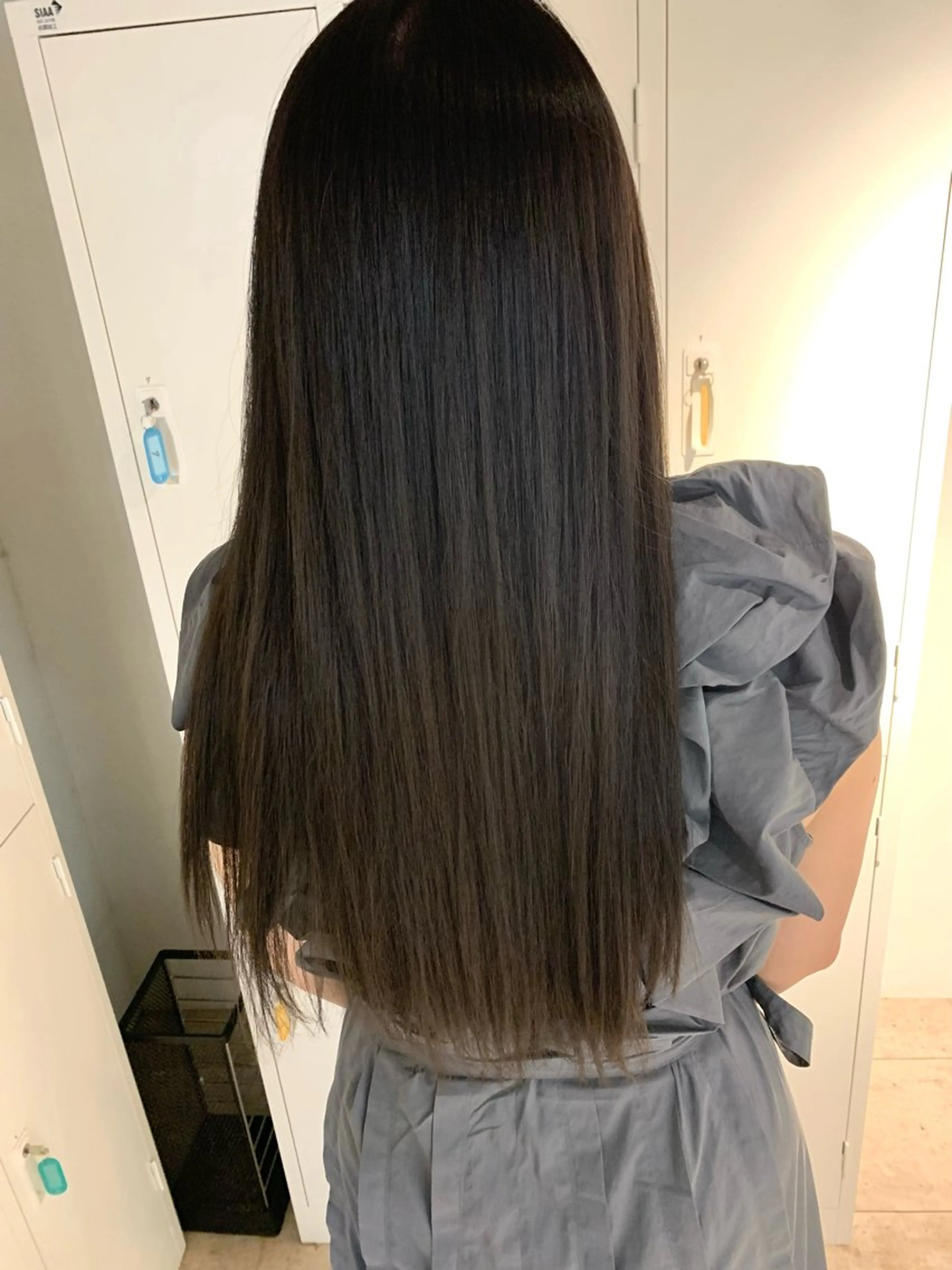 ロング アッシュ アッシュブラック ロング カット ヘアカラー トリートメント grow所属・和田 拓也のヘアスタイル