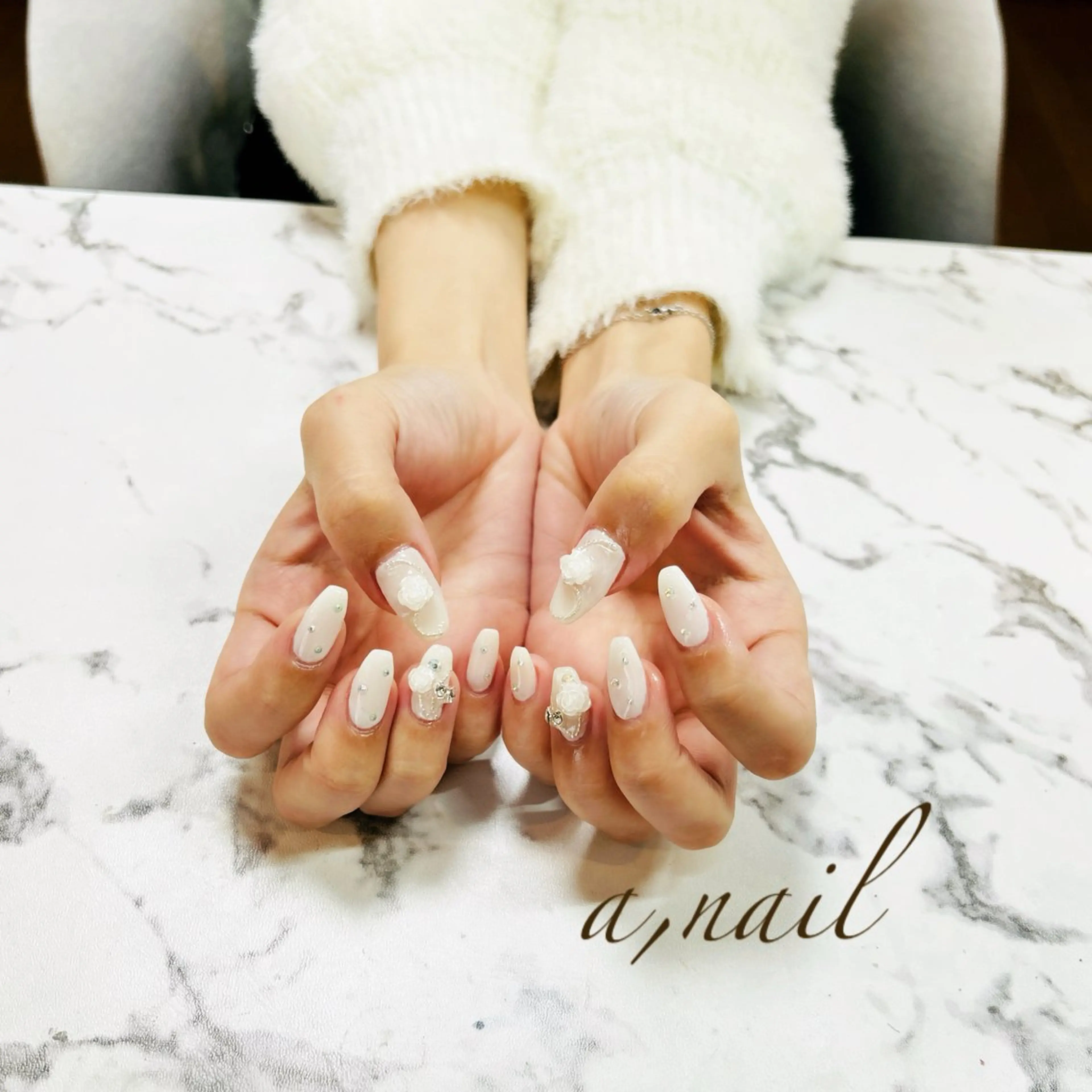 ネイル キラキラネイル リボン シンプルネイル ハンドネイル ネイルサロン エーネイルのネイルデザイン