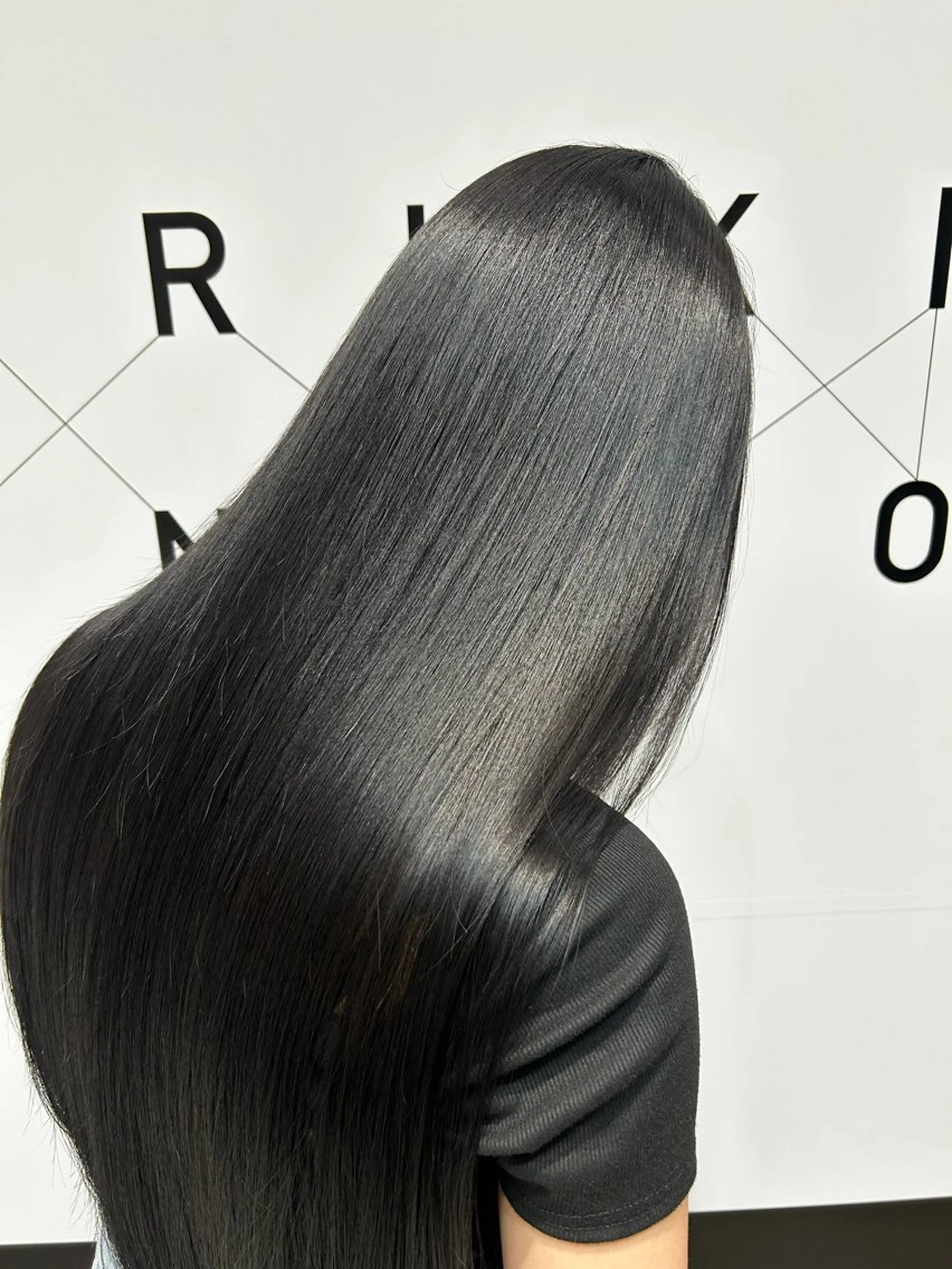 ロング カラー 黒髪 ブルーカラー ブルーブラック For.c.c.c.c所属・近藤 ちかのヘアスタイル