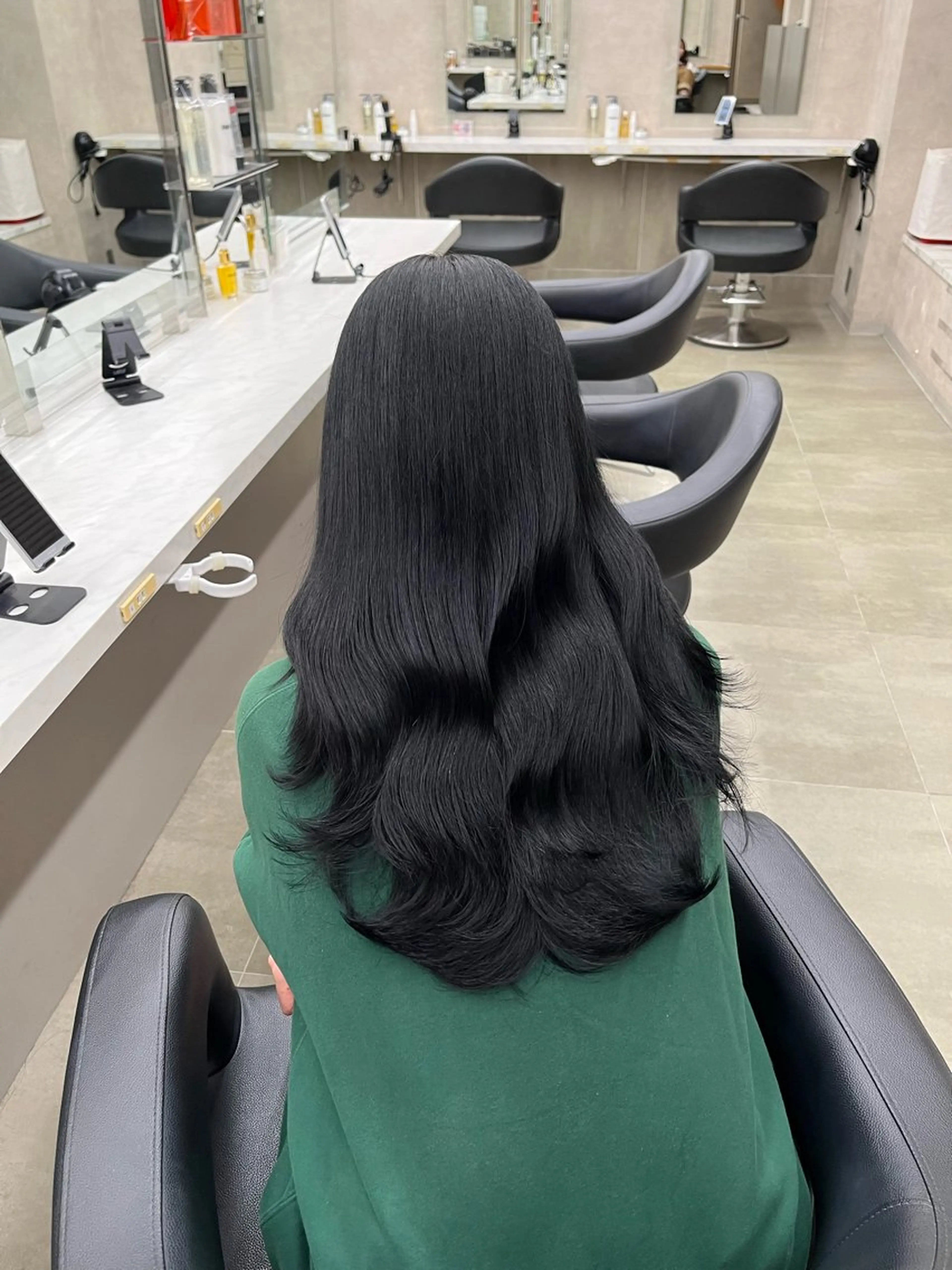 ロング ヘアカラー トリートメント ヘッドスパ ヘアセット 寒色＆ブリーチ特化 寒色MiOのヘアスタイル