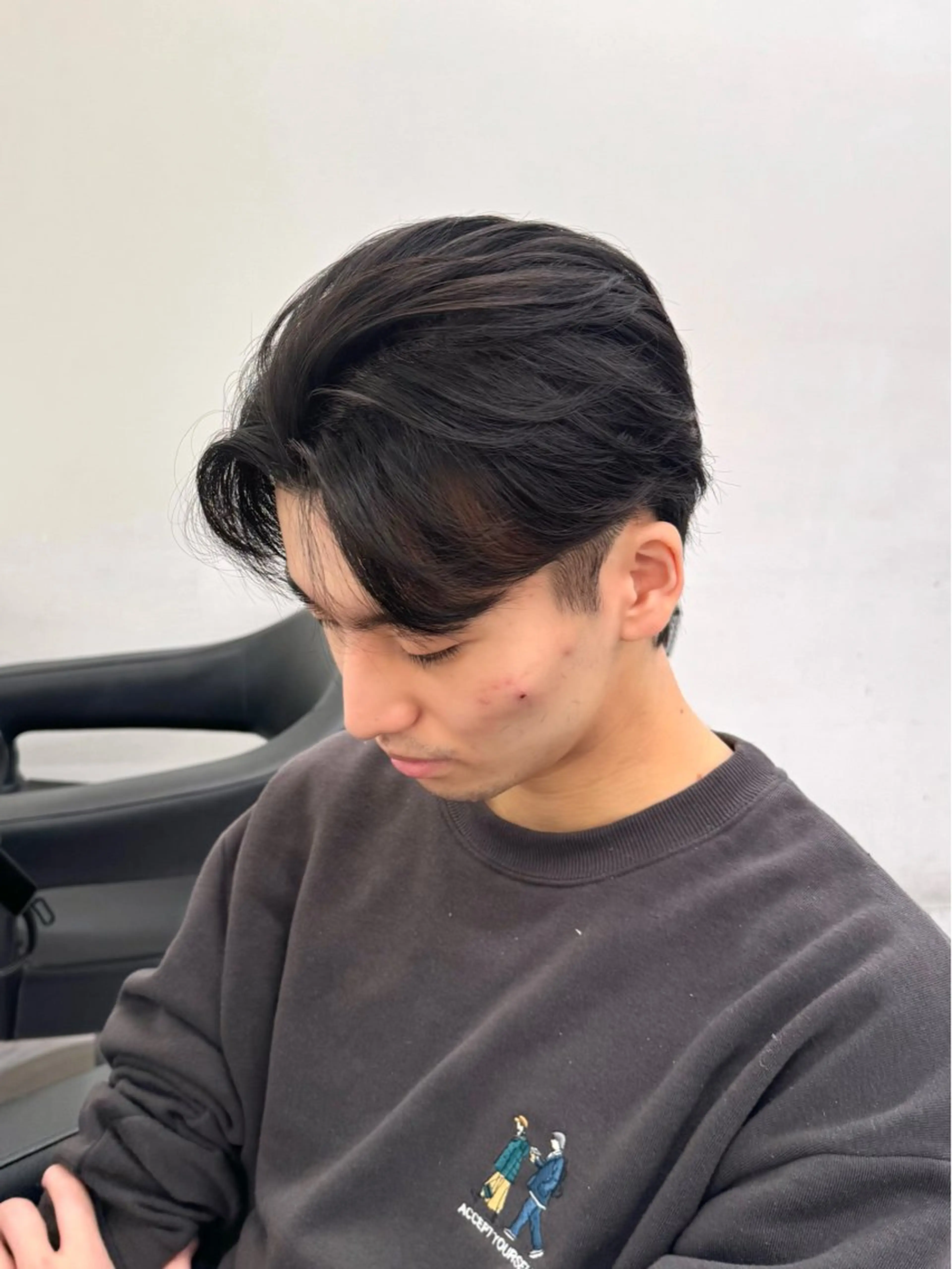 ミディアム パーマ ヘアアレンジ メンズ ミディアムパーマ フェザーパーマ メンズパーマ 🟦メンズパーマの 達人🟦のヘアスタイル