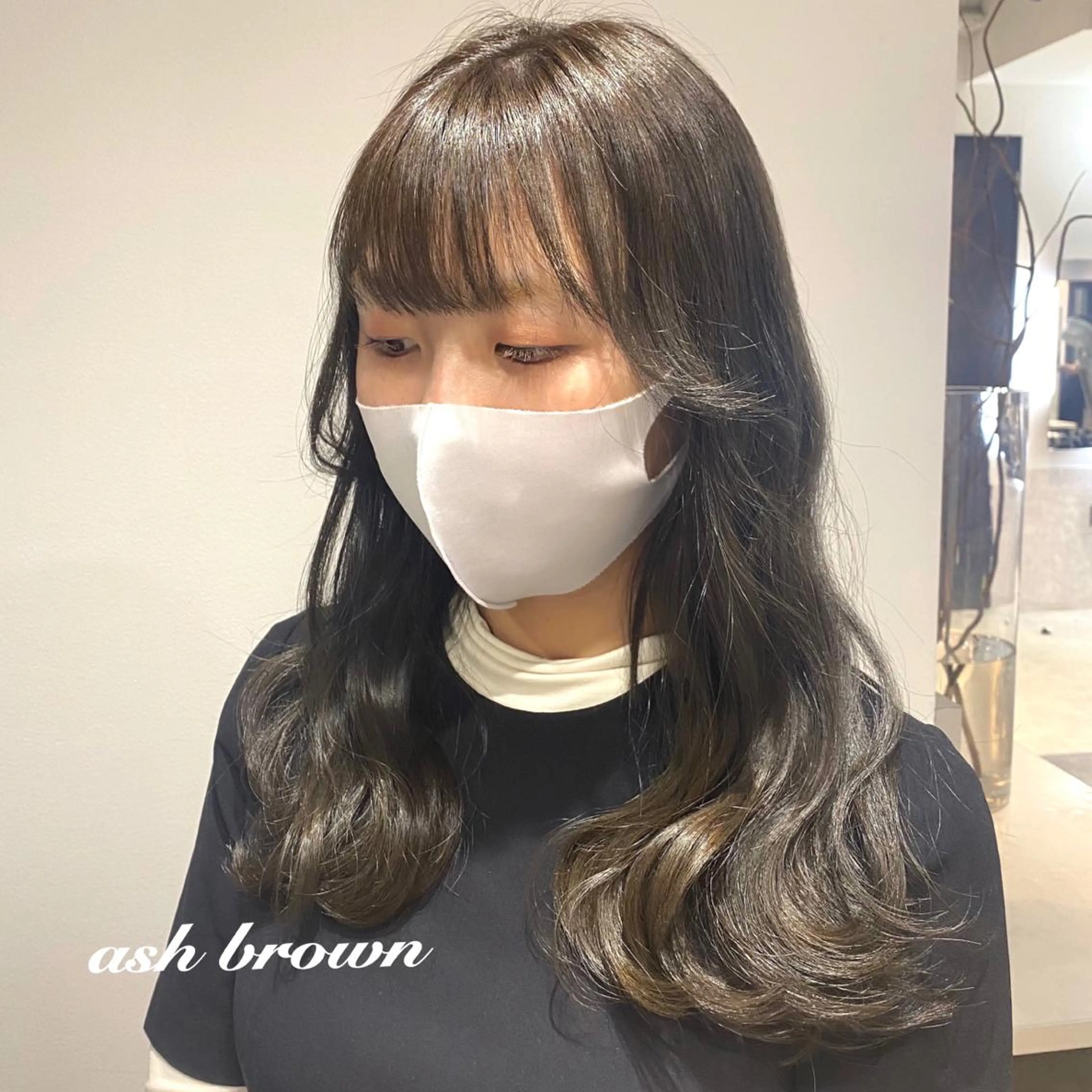 セミロング カラー パーマ ヘアアレンジ youres hair東新宿店所属・新宿⌇韓国風ヘア ⌇透明感カラーのヘアスタイル