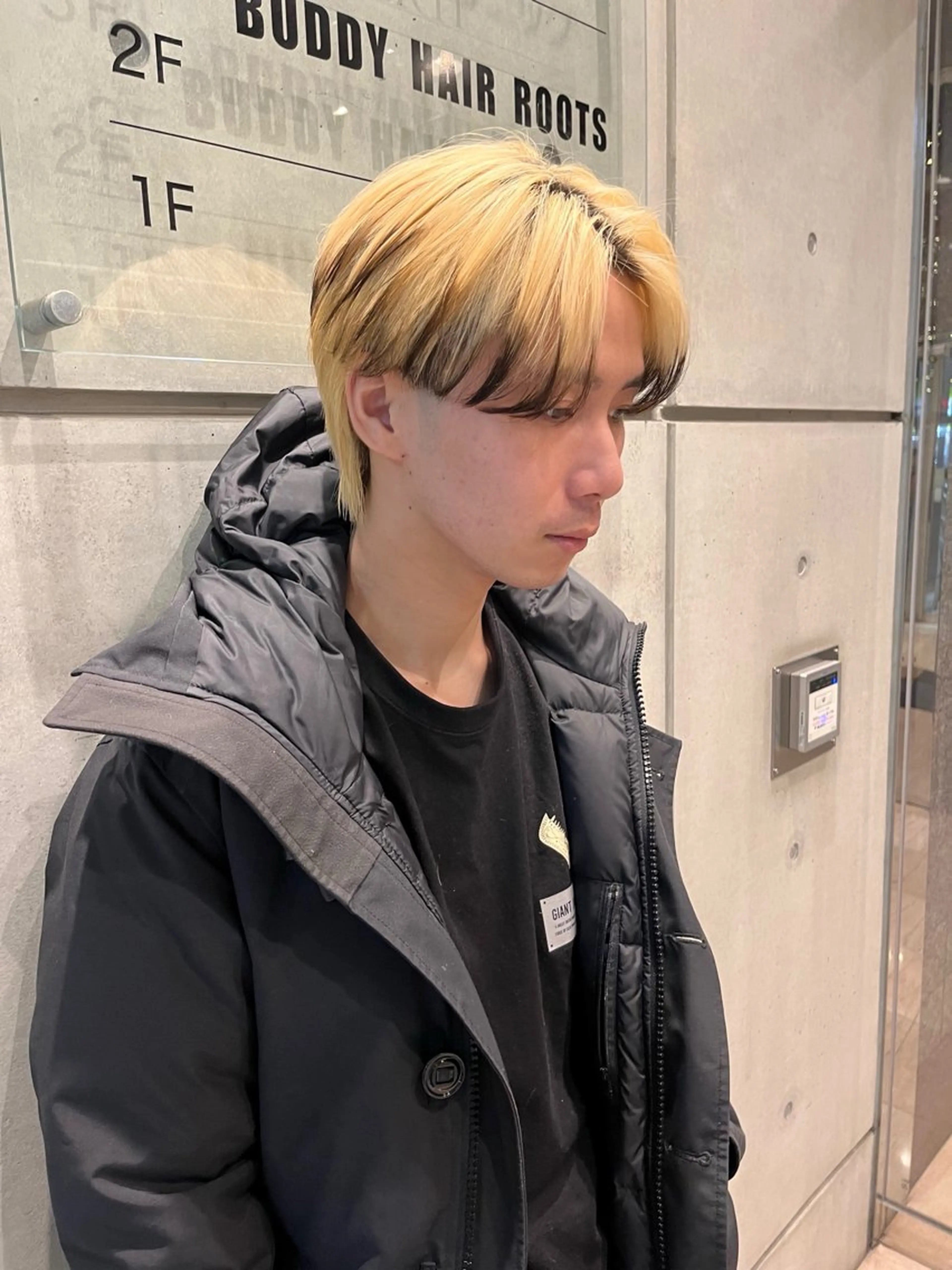 ショート メンズ センターパート メンズ韓国風 韓国風ヘア カット 透明感カラー人気 ナンバーワンMIYUのエステ・リラクイメージ