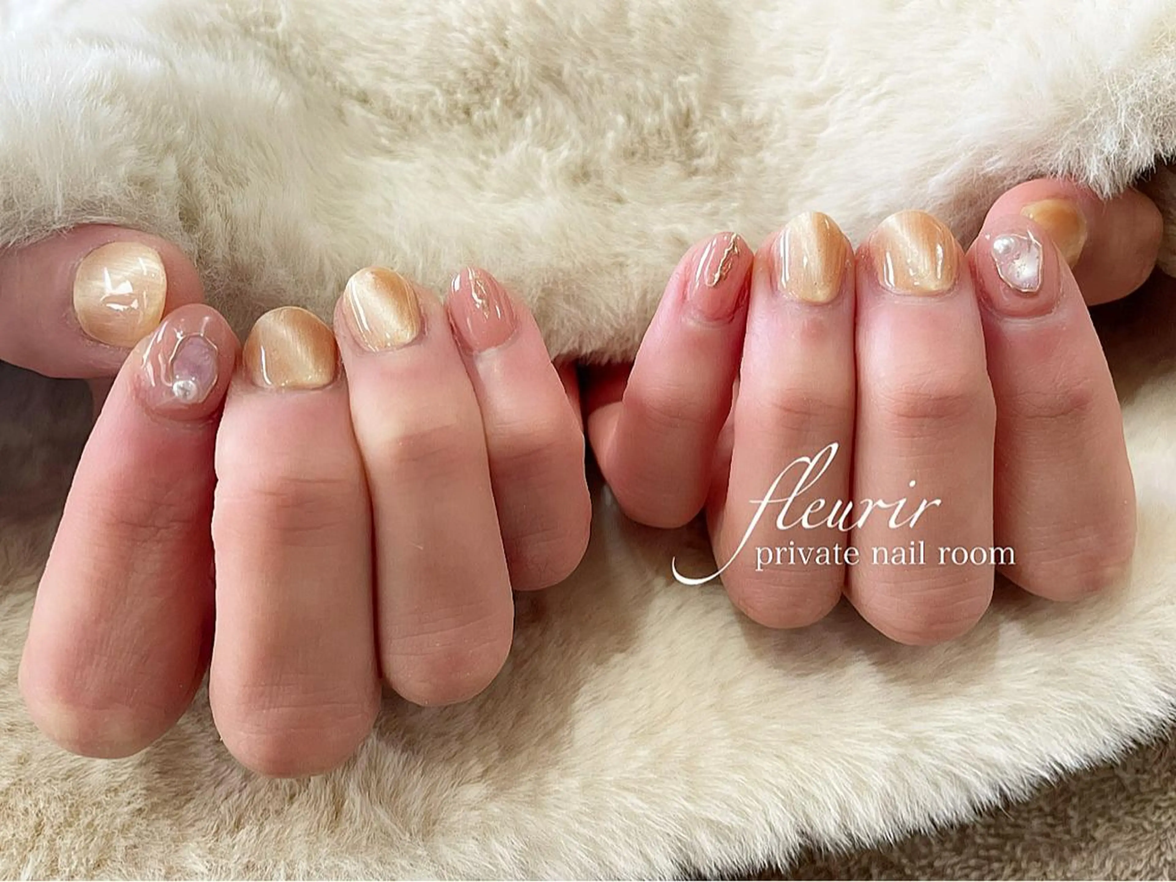 ネイル アートネイル ゴールド マグネットネイル ミラーネイル ワンカラーネイル フルリール 【プライベートサロンのネイルデザイン