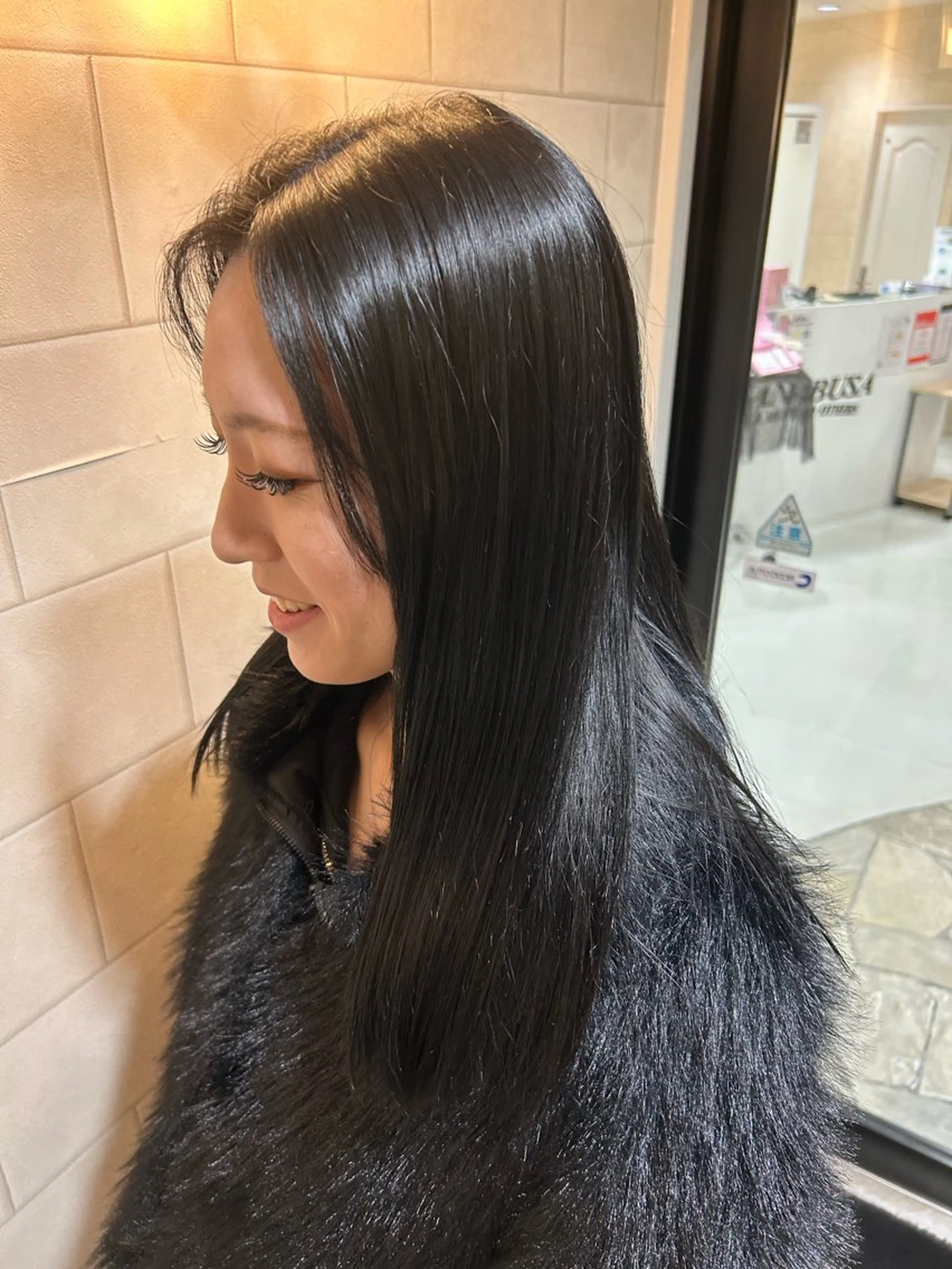 カラー ブリーチ 播磨 茉侑のヘアスタイル